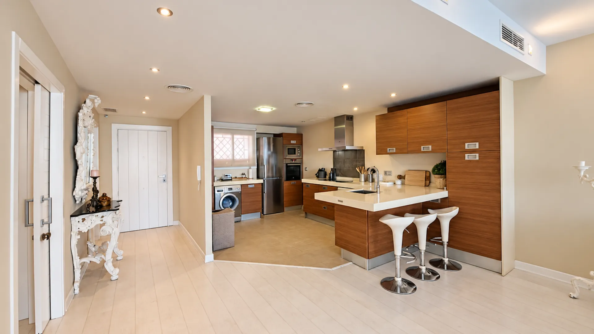 Apartamento de 3 dormitorios en venta en Marbella - Puerto Banus
