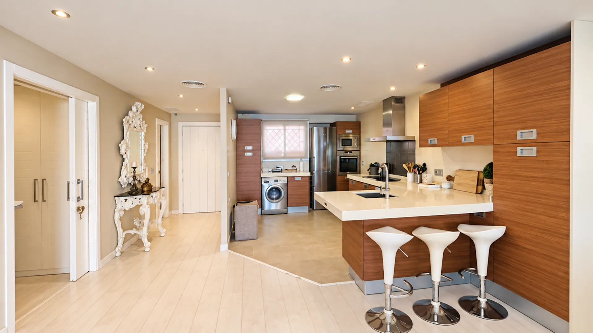 Apartamento de 3 dormitorios en venta en Marbella - Puerto Banus