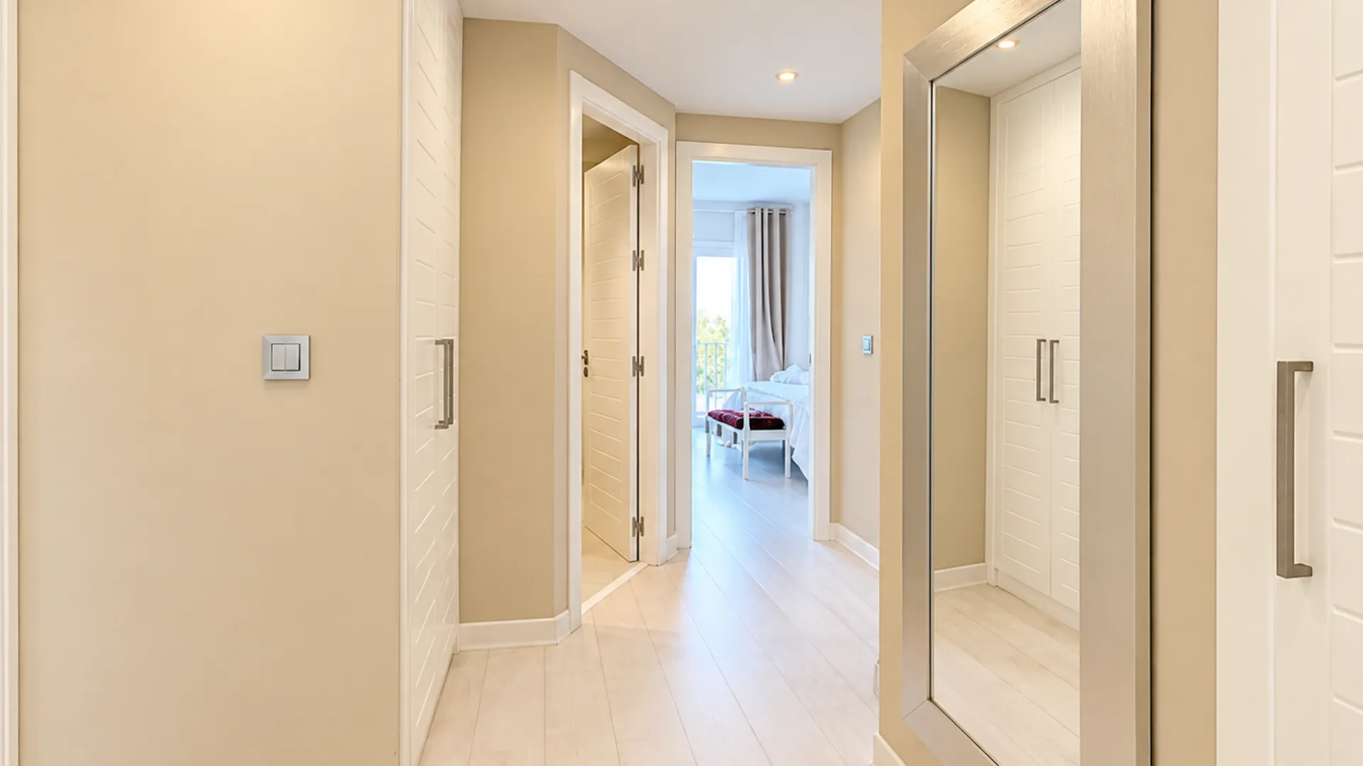 Apartamento de 3 dormitorios en venta en Marbella - Puerto Banus