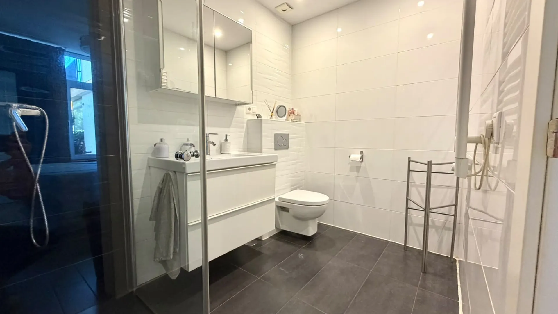 El Faro apartment for sale