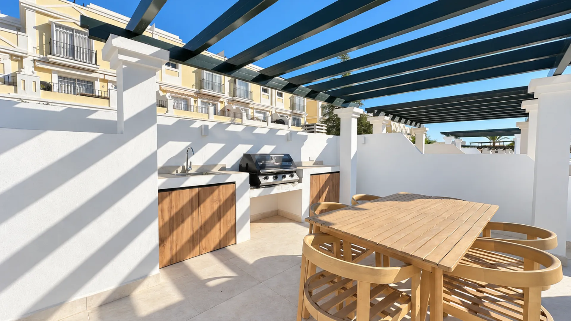 Atico duplex en venta en Aloha Gardens