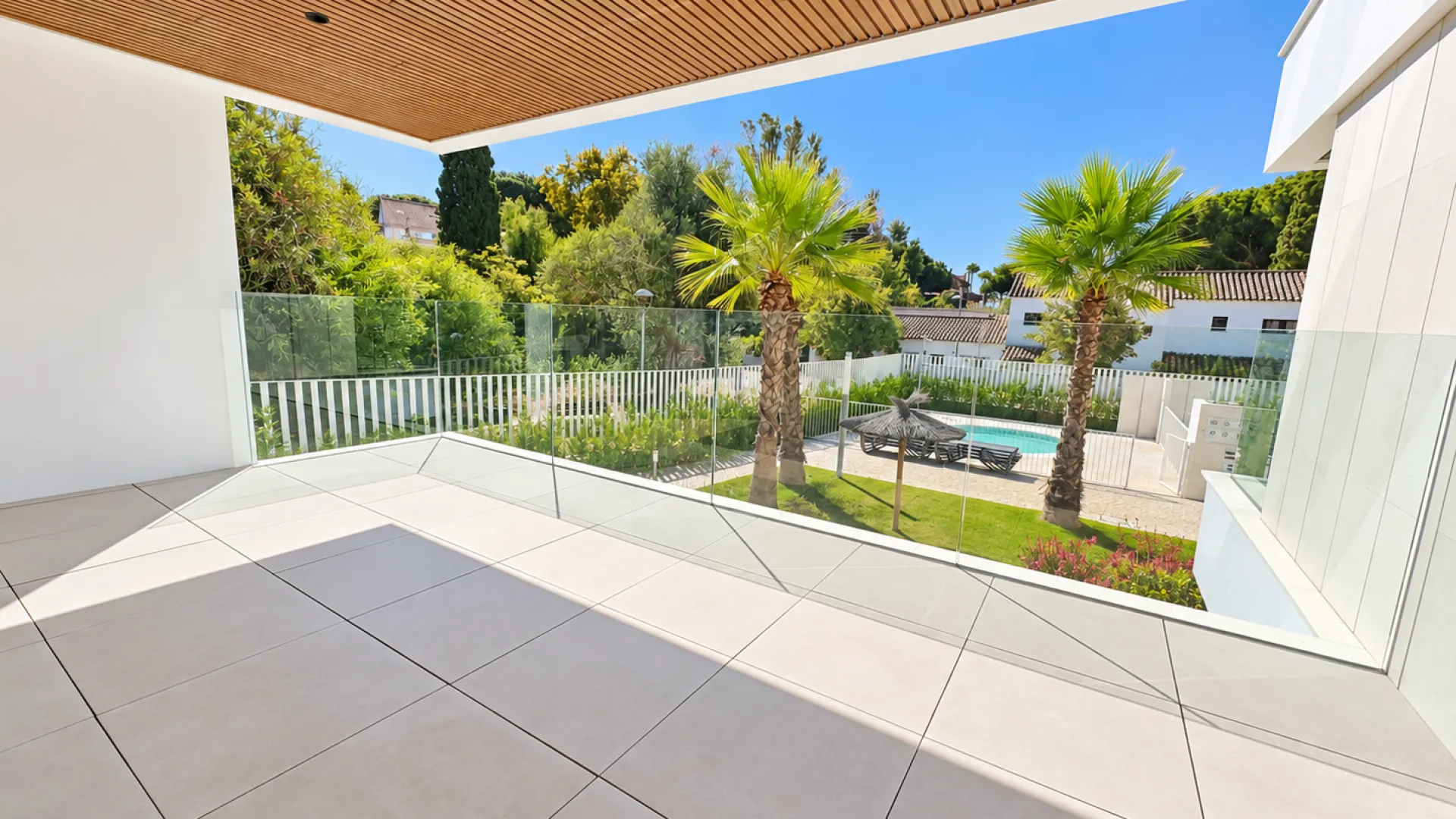 Apartment for sale in Elviria with 3 bedrooms