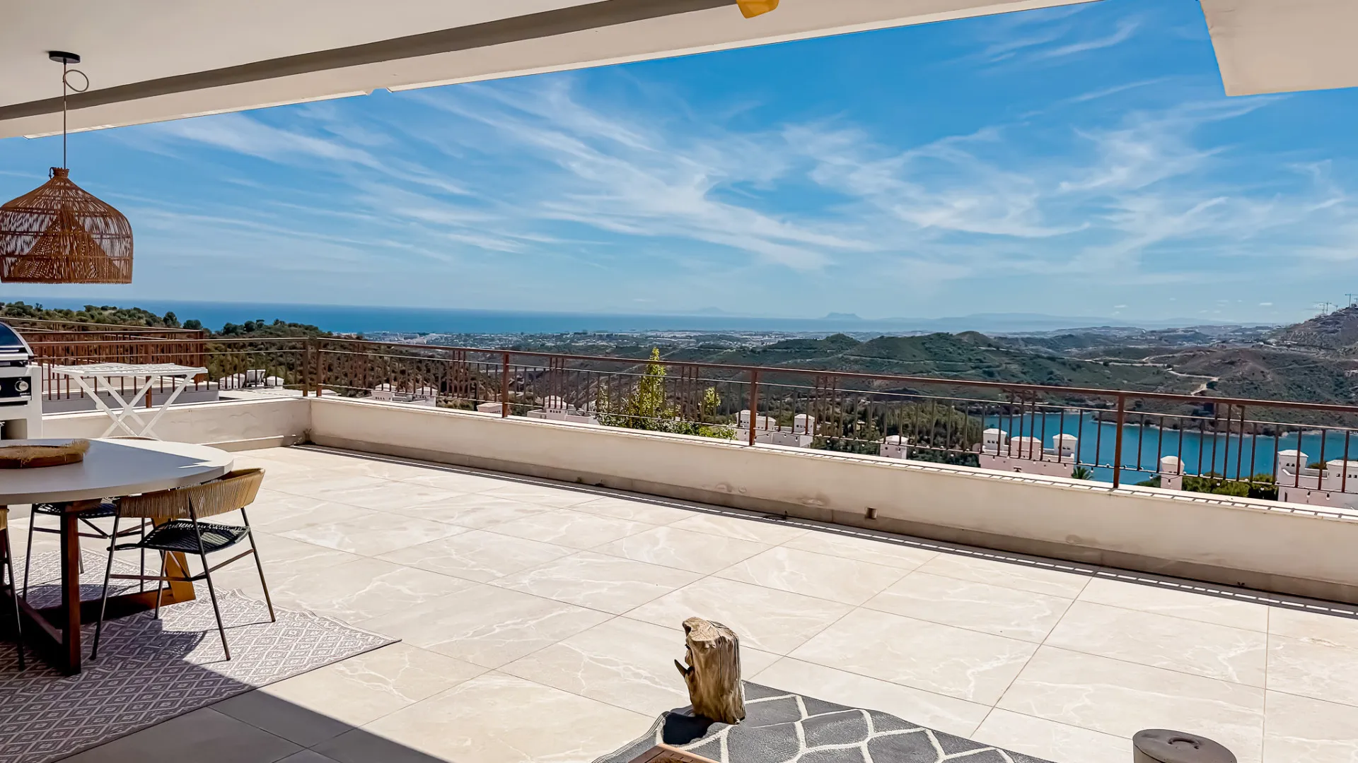 Apartamento de 3 dormitorios en venta en Almazara Hills