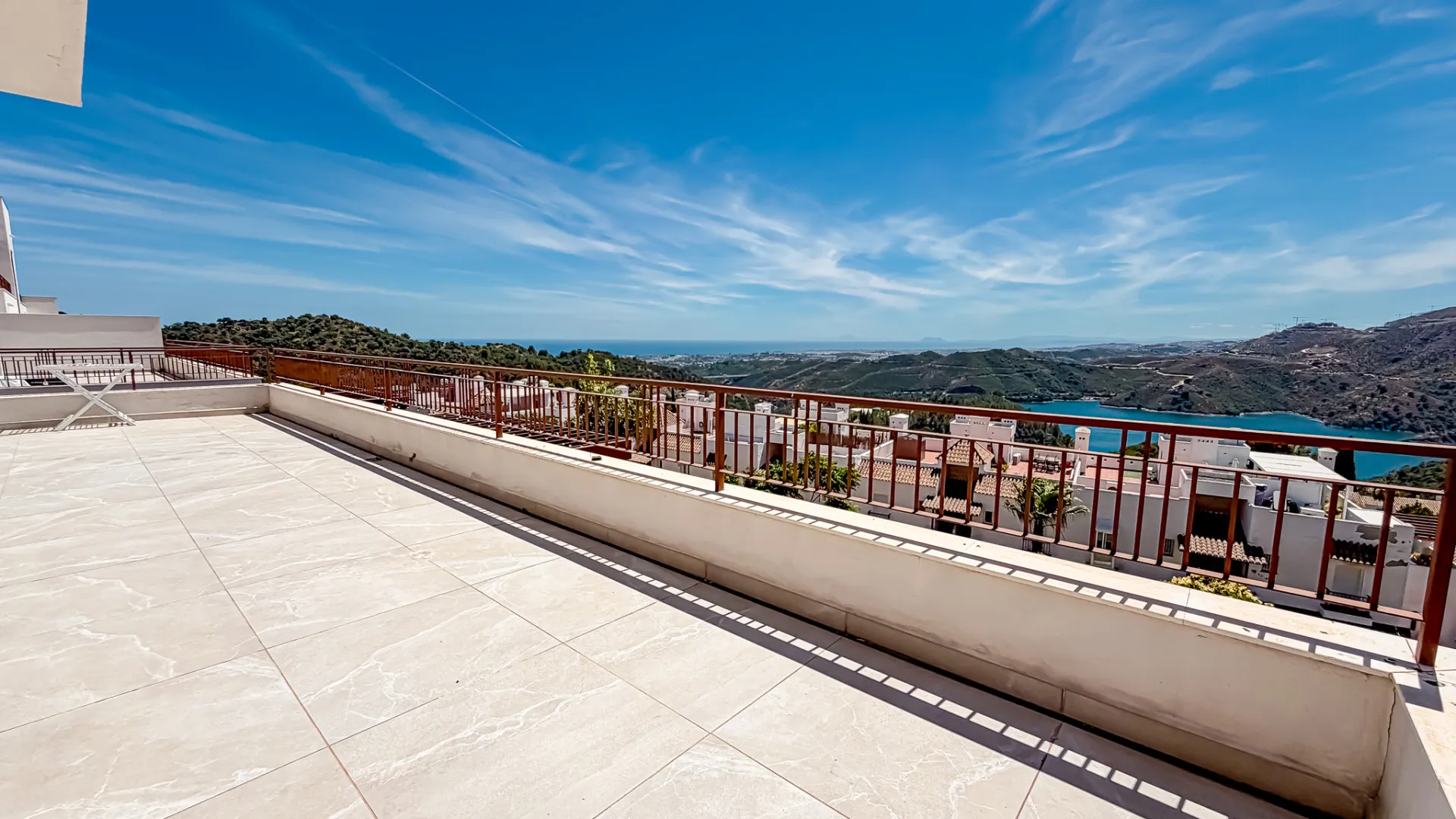 Apartamento de 3 dormitorios en venta en Almazara Hills