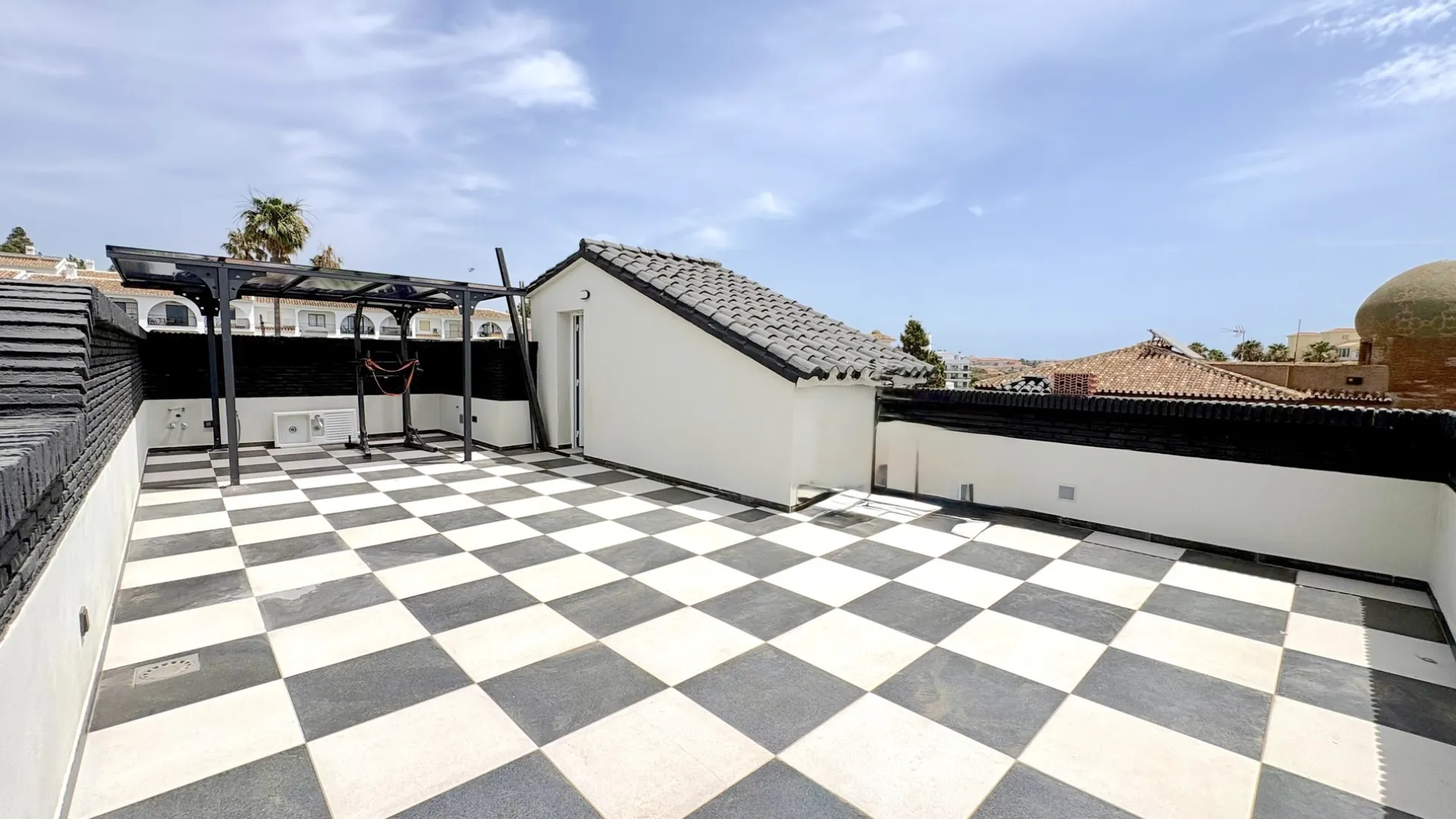 For sale 9 bedrooms house in El Faro de Calaburras