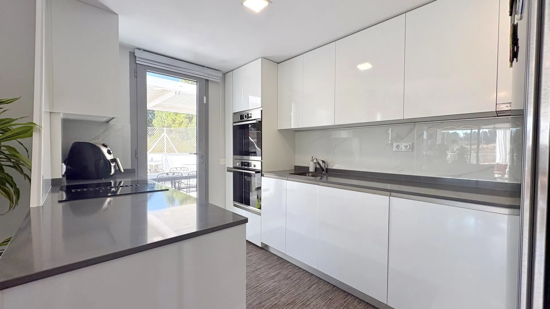 Ground floor apartment for sale in El Chaparral