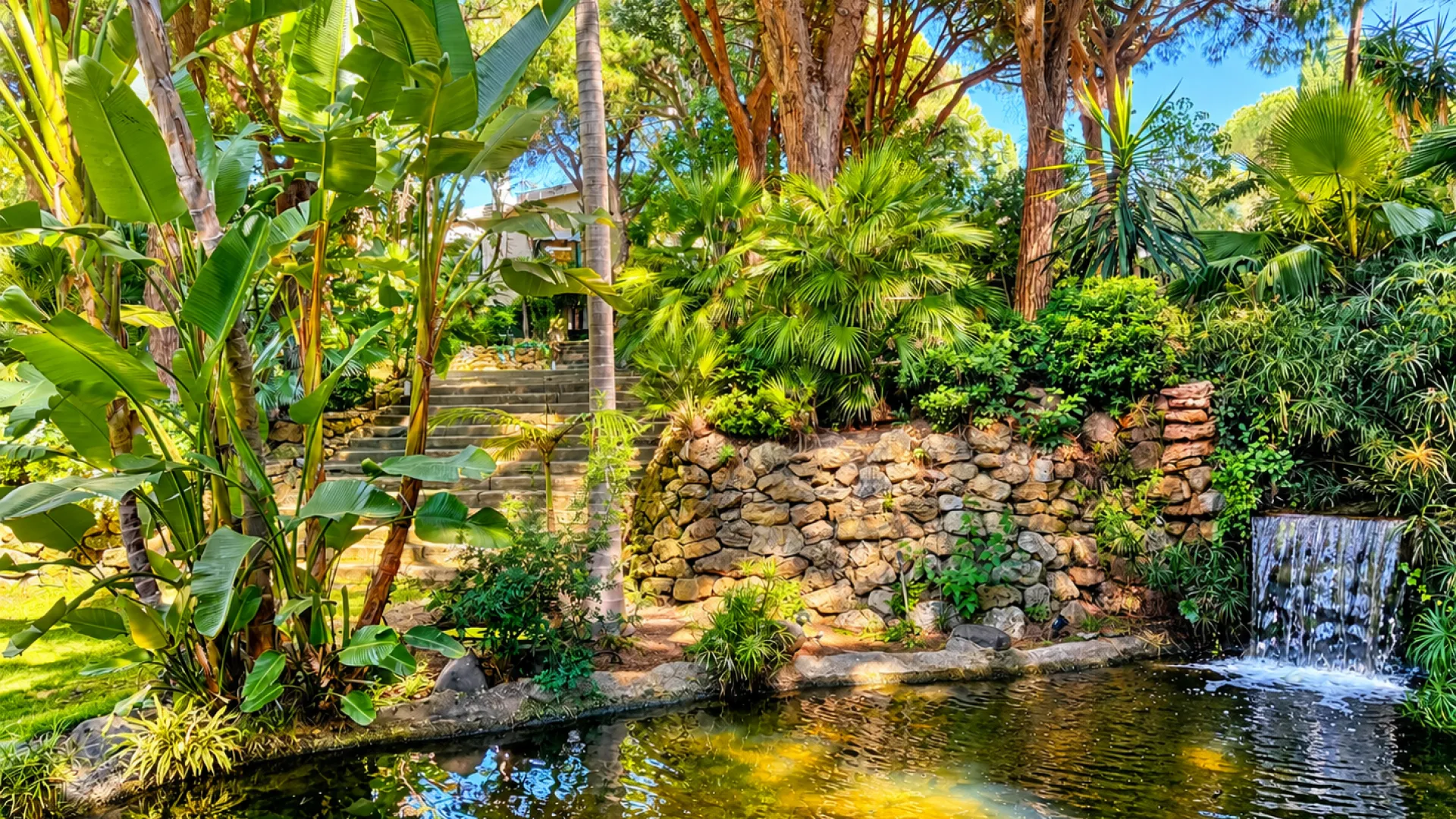 For sale house in Calahonda with 7 bedrooms