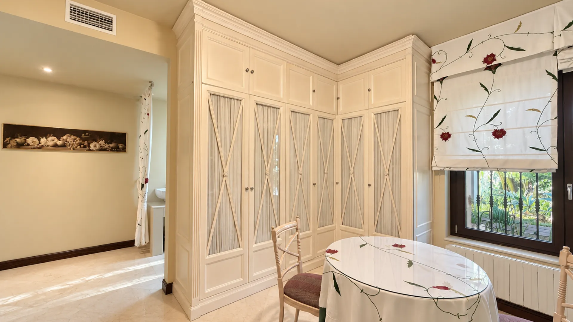 For sale house in Calahonda with 7 bedrooms