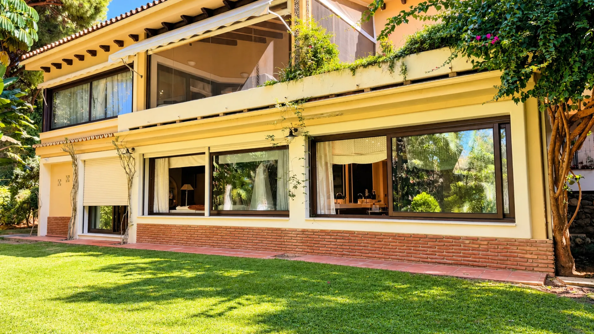 For sale house in Calahonda with 7 bedrooms