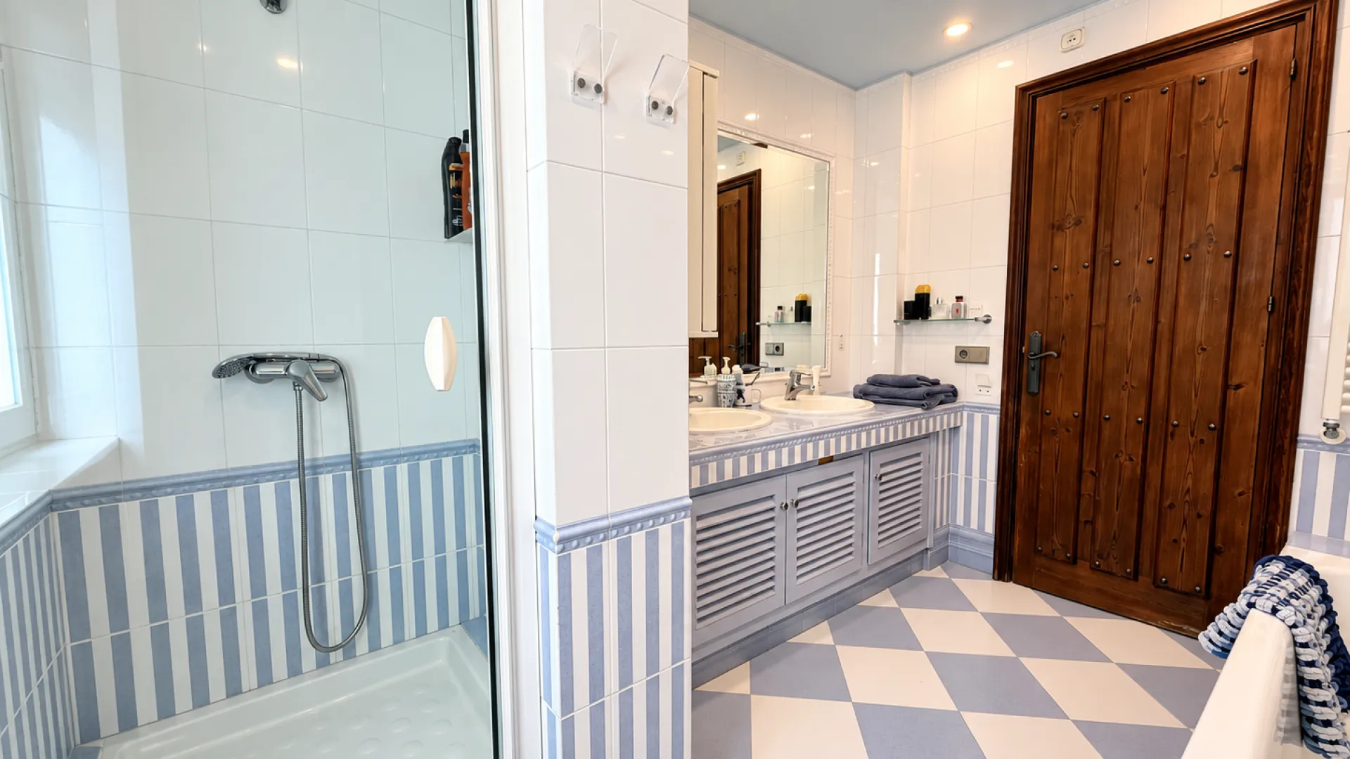 For sale house in Calahonda with 7 bedrooms