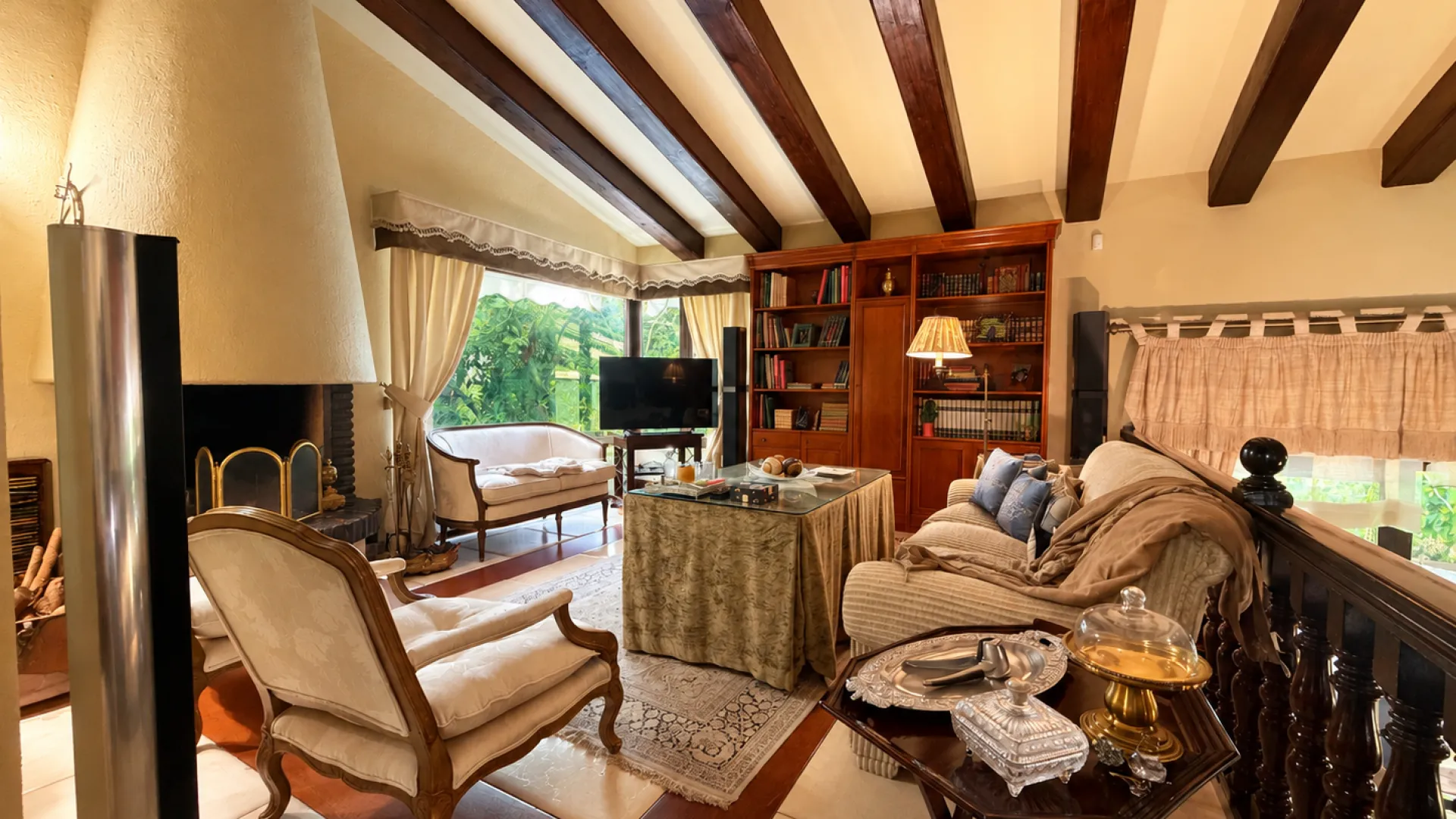 For sale house in Calahonda with 7 bedrooms