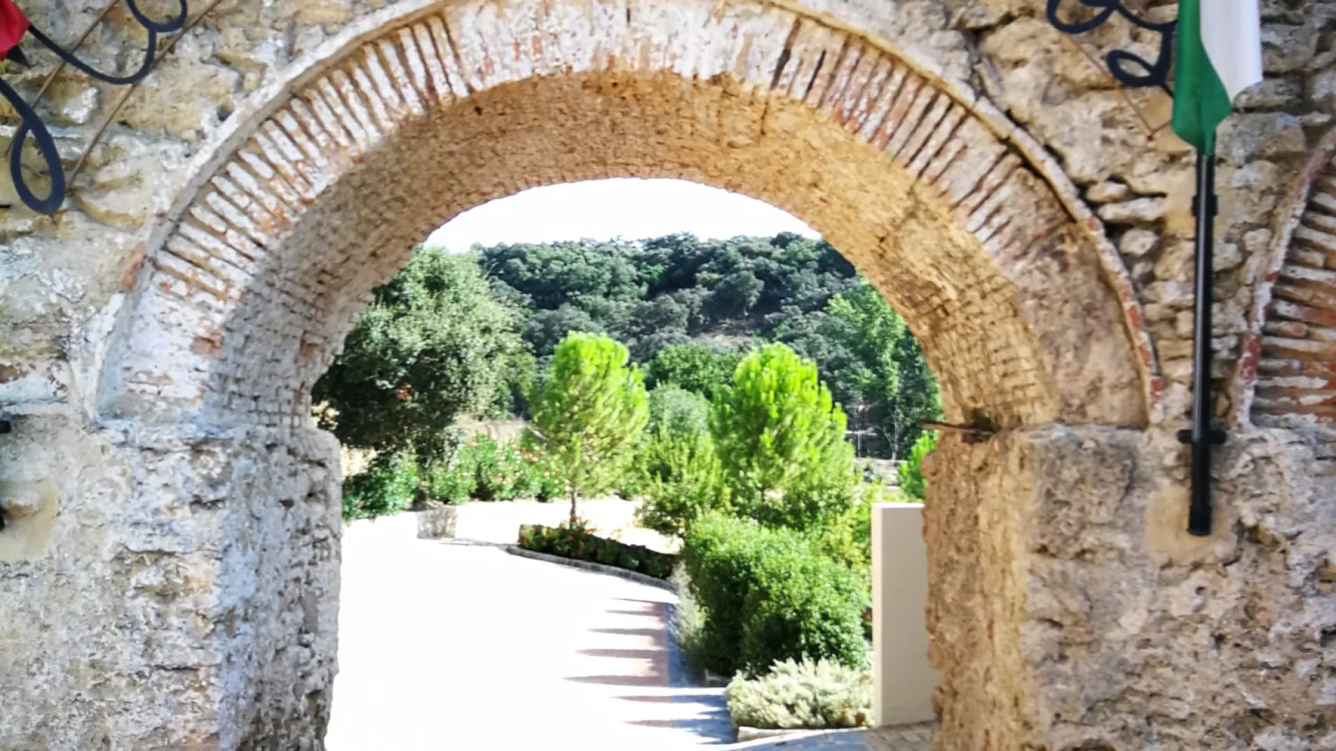 Setenil de las Bodegas, finca con 6 dormitorios en venta