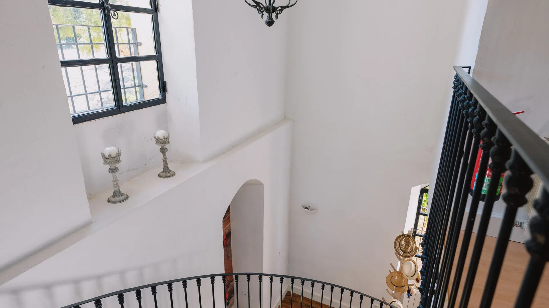 Setenil de las Bodegas, finca con 6 dormitorios en venta