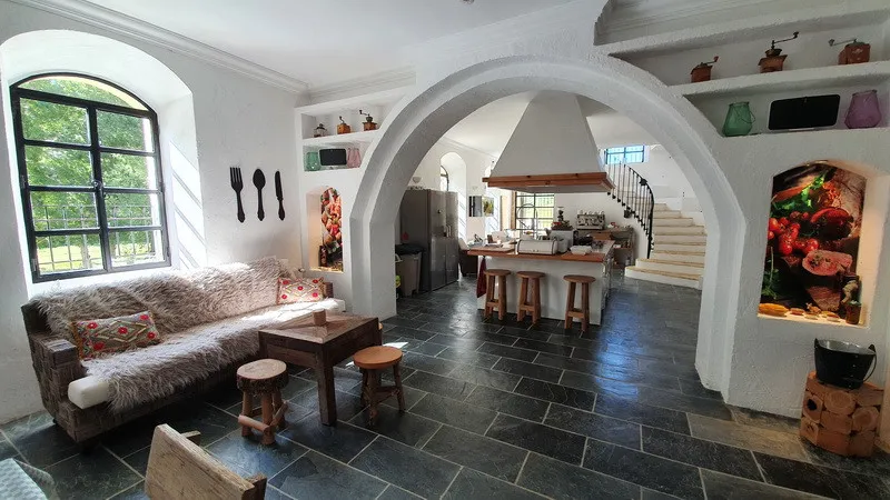 Setenil de las Bodegas, finca con 6 dormitorios en venta