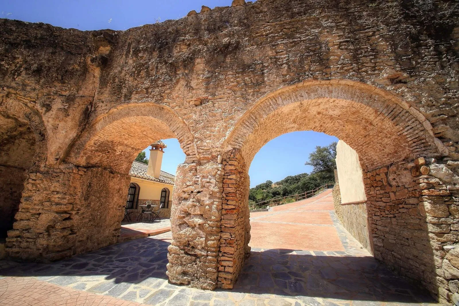 Setenil de las Bodegas, finca con 6 dormitorios en venta