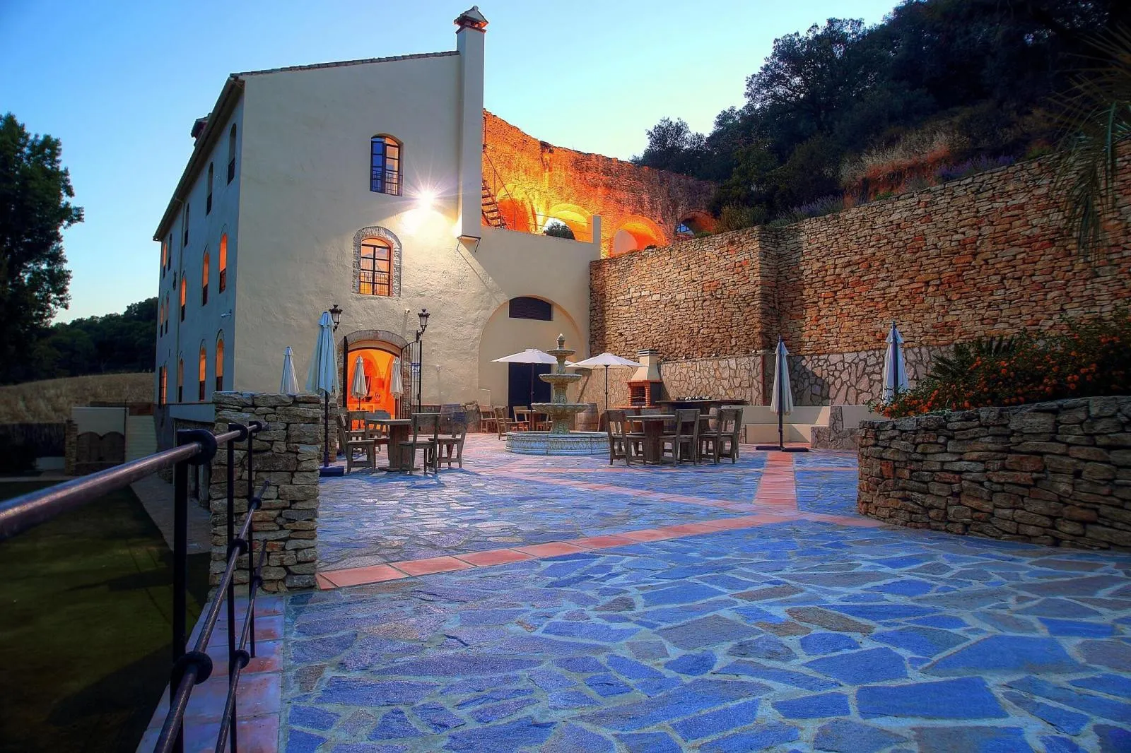 Setenil de las Bodegas, finca con 6 dormitorios en venta