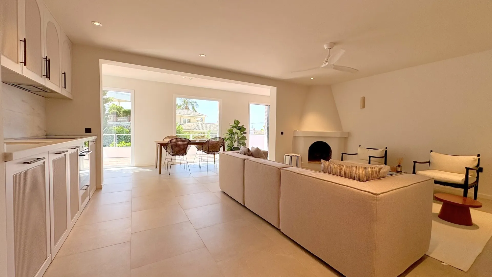Buy 2 bedrooms apartment in Benalmadena Costa
