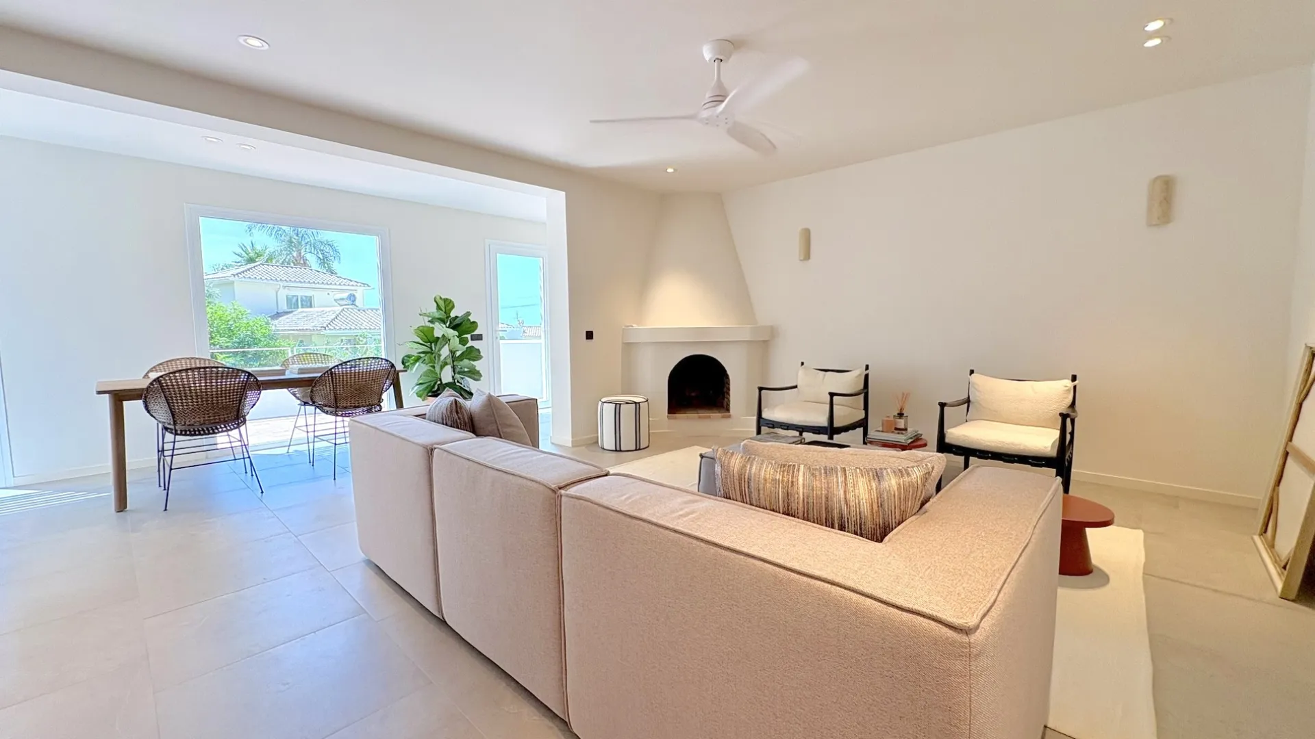 Buy 2 bedrooms apartment in Benalmadena Costa