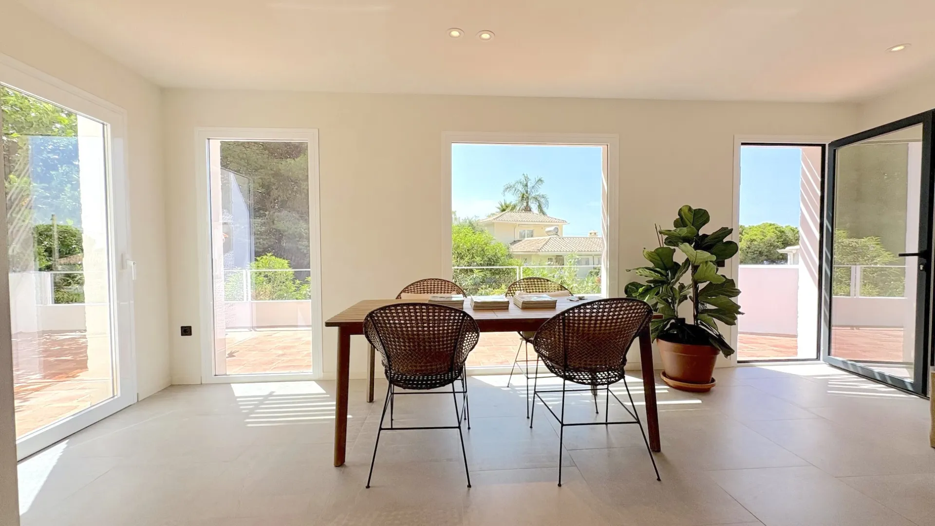 Buy 2 bedrooms apartment in Benalmadena Costa