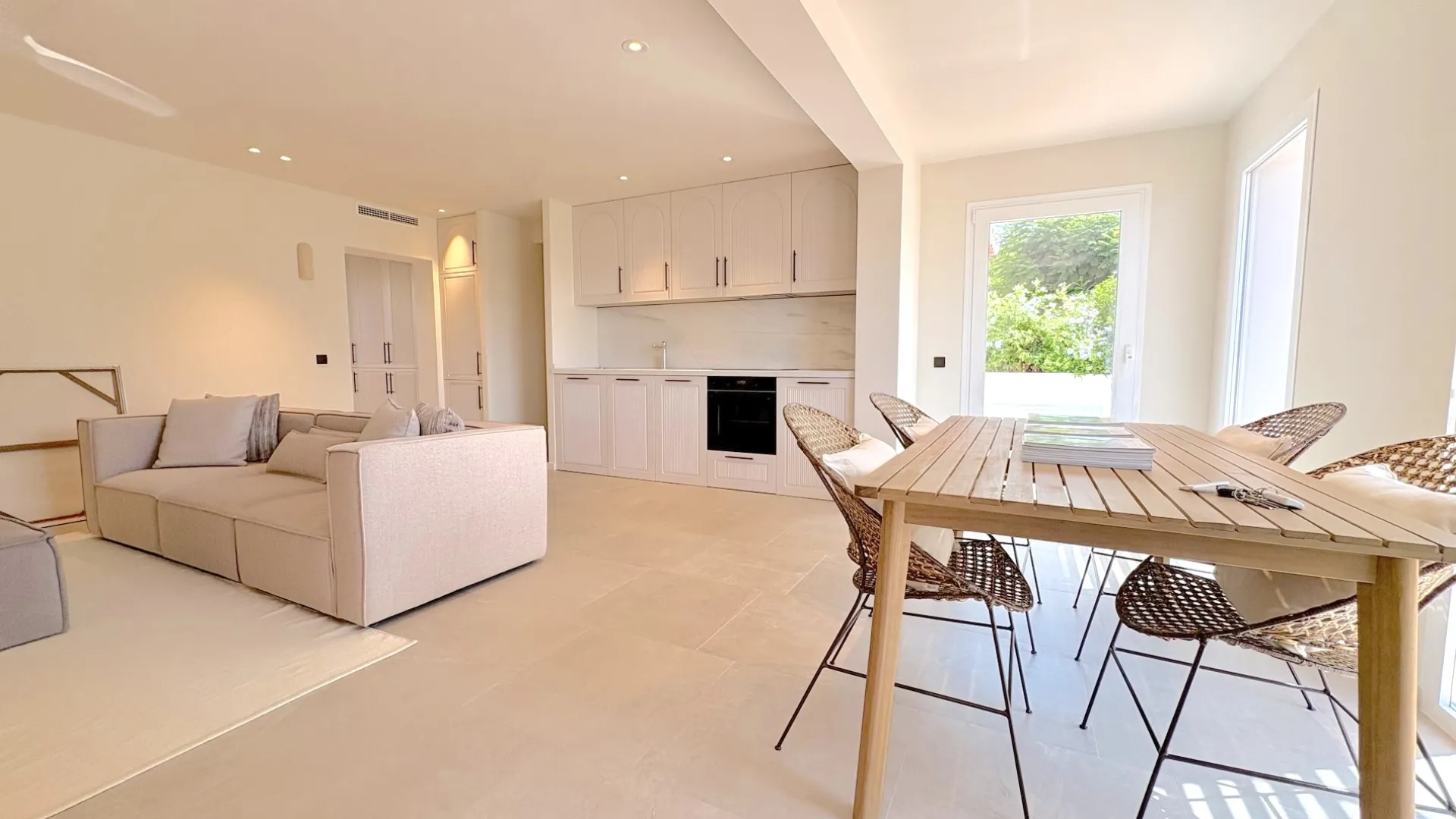 Buy 2 bedrooms apartment in Benalmadena Costa