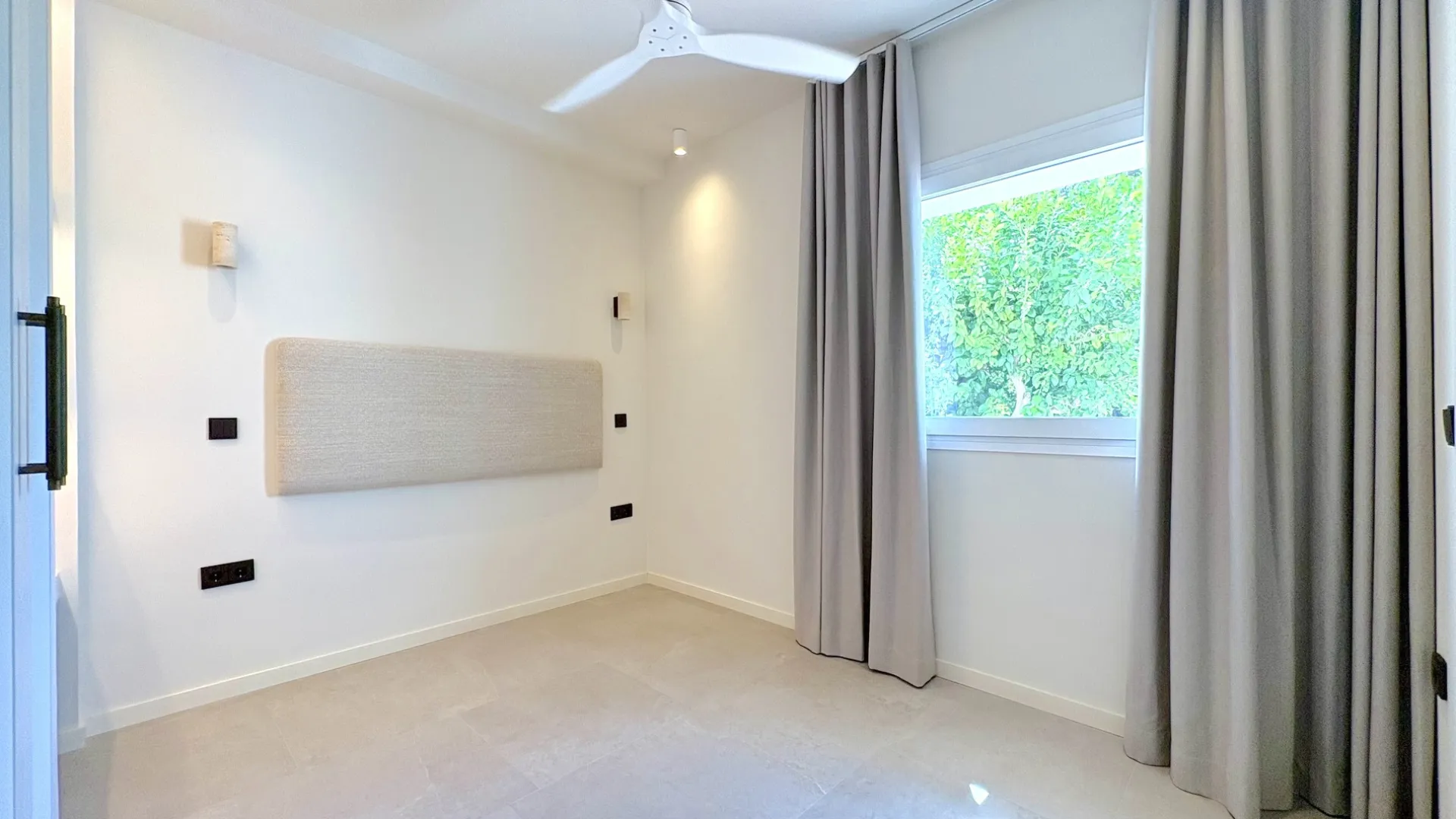 Buy 2 bedrooms apartment in Benalmadena Costa
