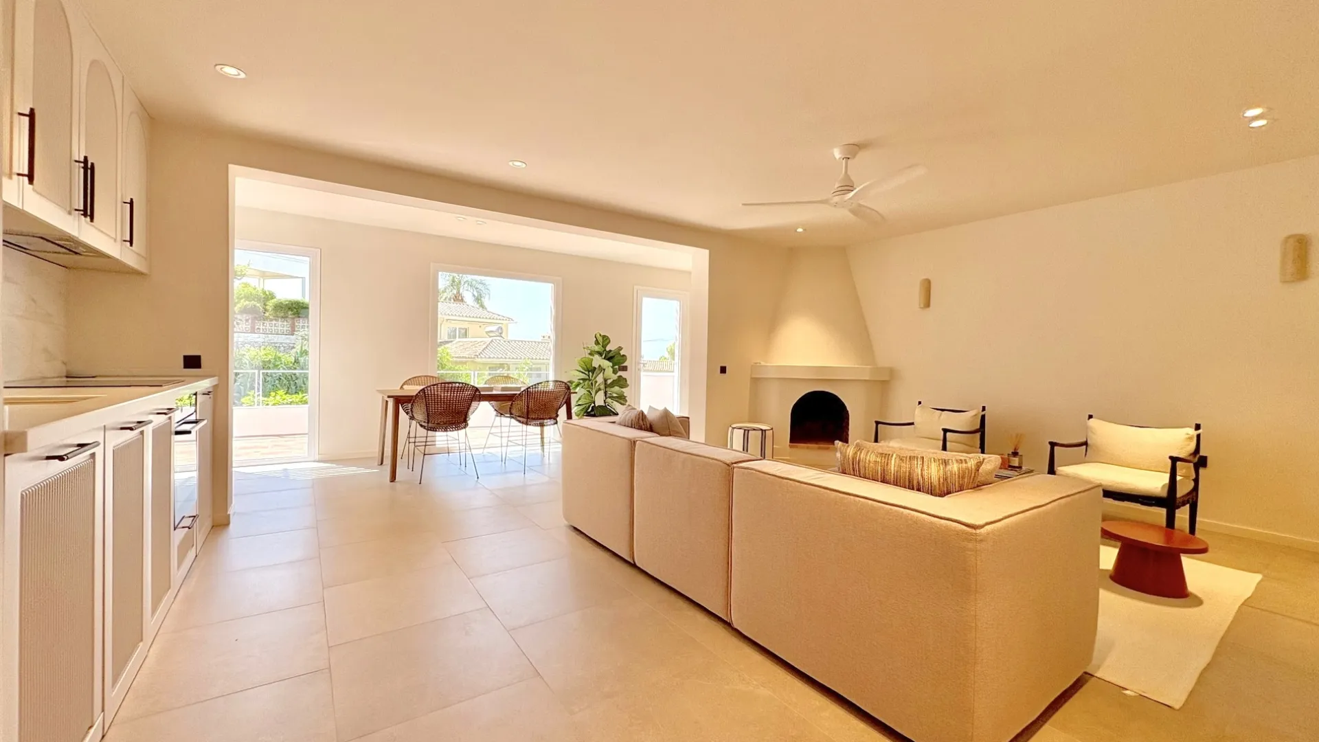 Buy 2 bedrooms apartment in Benalmadena Costa