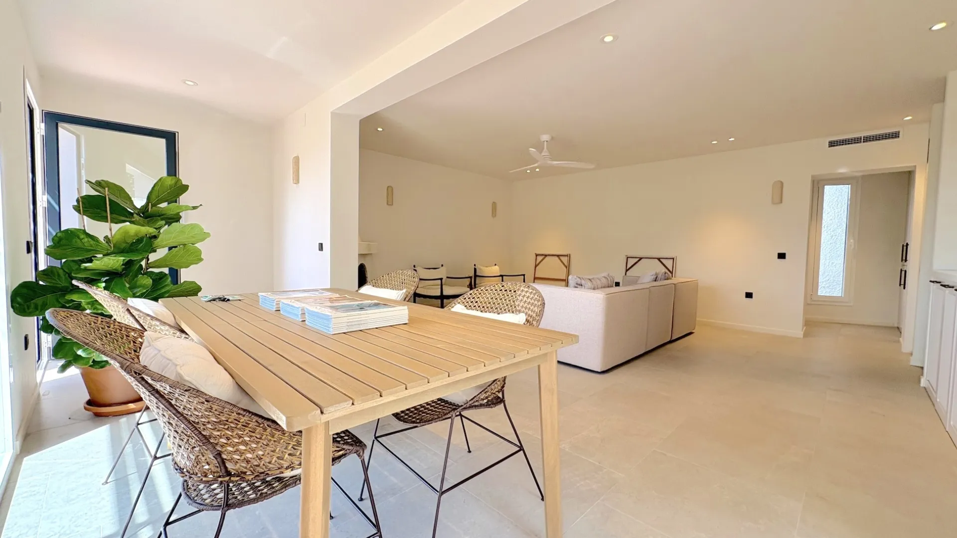 Buy 2 bedrooms apartment in Benalmadena Costa