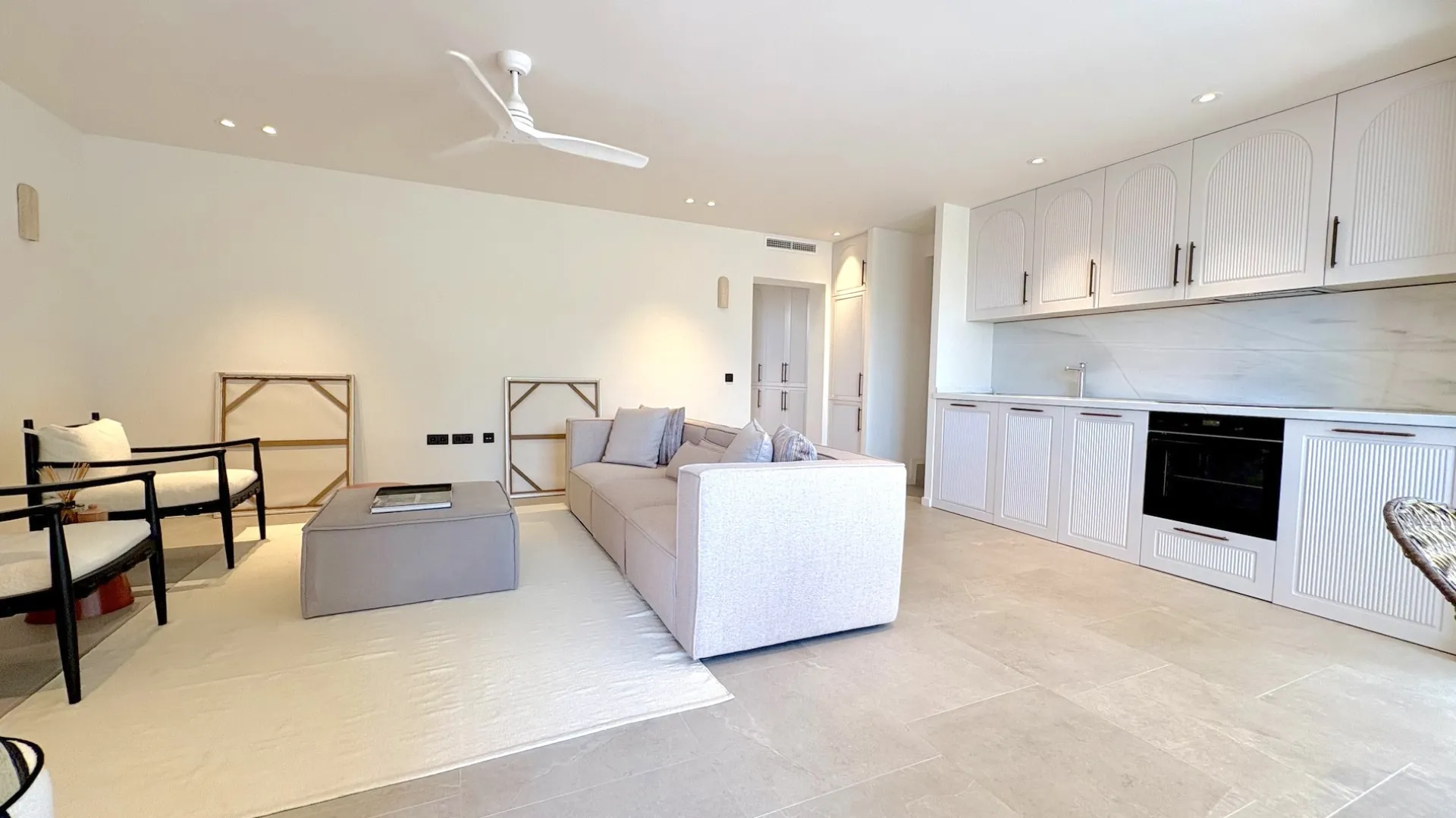 Buy 2 bedrooms apartment in Benalmadena Costa