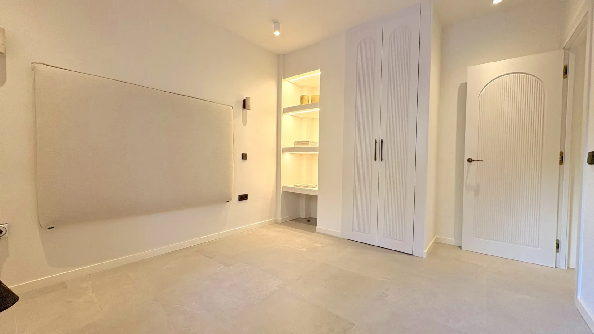 Buy 2 bedrooms apartment in Benalmadena Costa