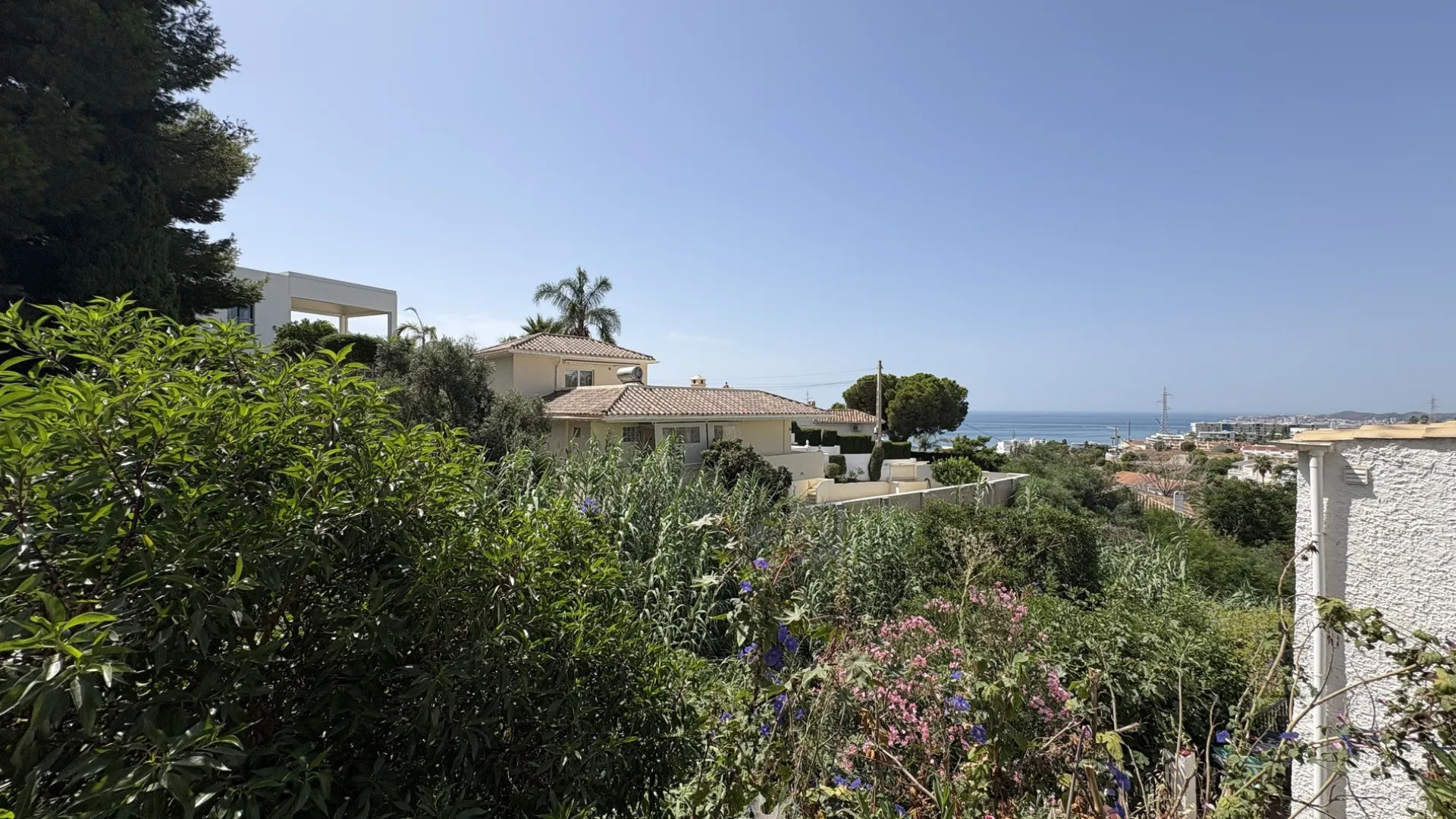 Buy 2 bedrooms apartment in Benalmadena Costa