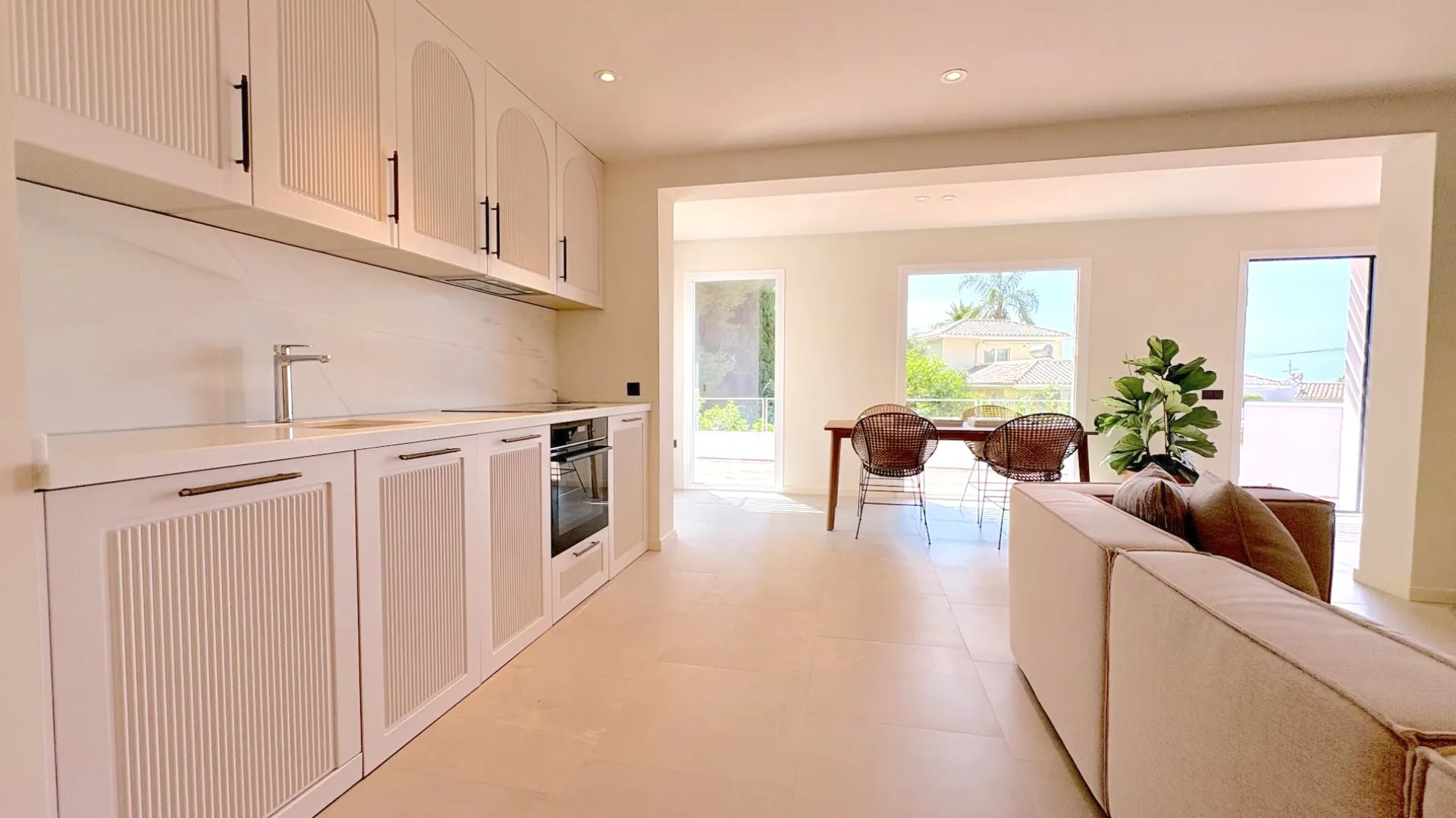 Buy 2 bedrooms apartment in Benalmadena Costa