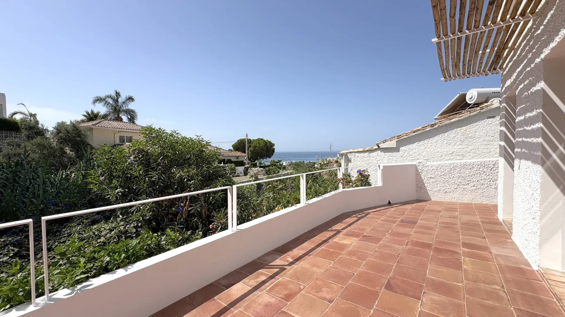 Buy 2 bedrooms apartment in Benalmadena Costa
