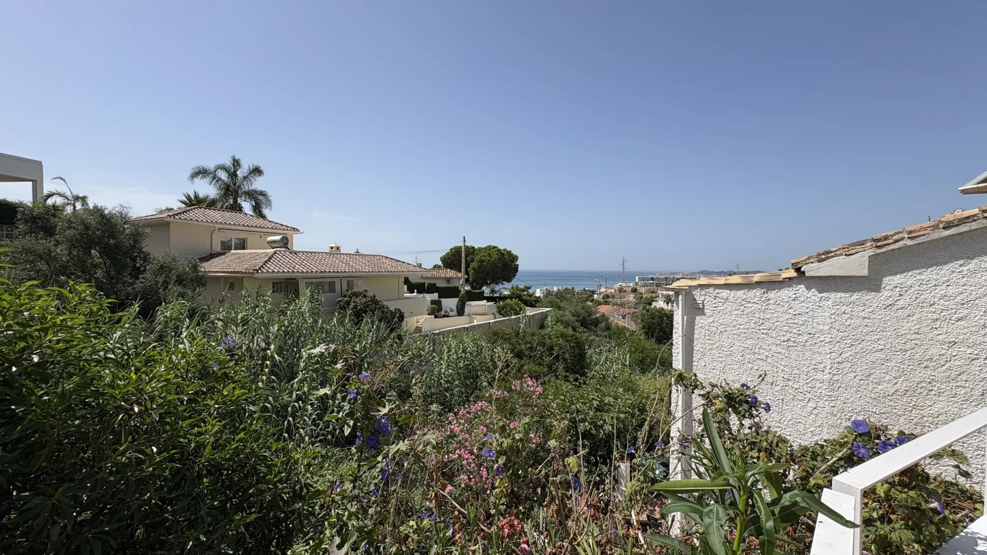 Buy 2 bedrooms apartment in Benalmadena Costa