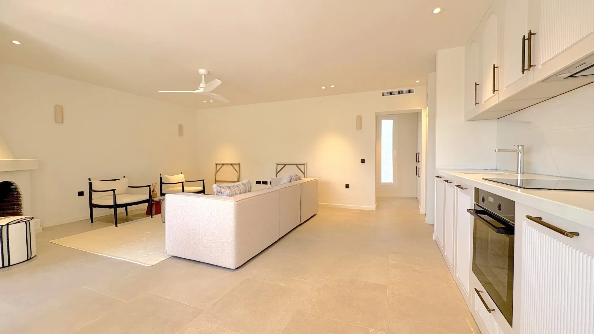 Buy 2 bedrooms apartment in Benalmadena Costa