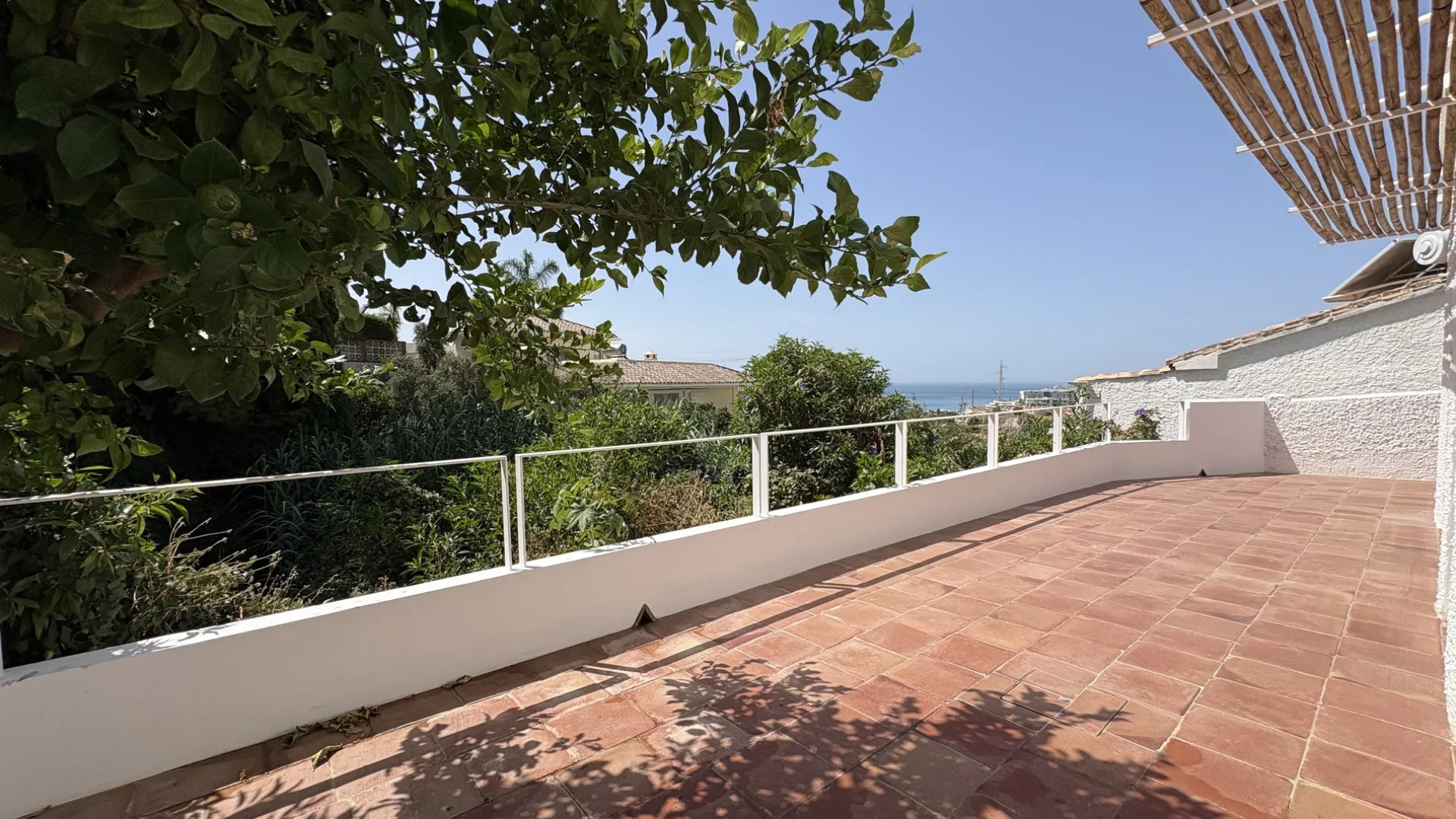 Buy 2 bedrooms apartment in Benalmadena Costa
