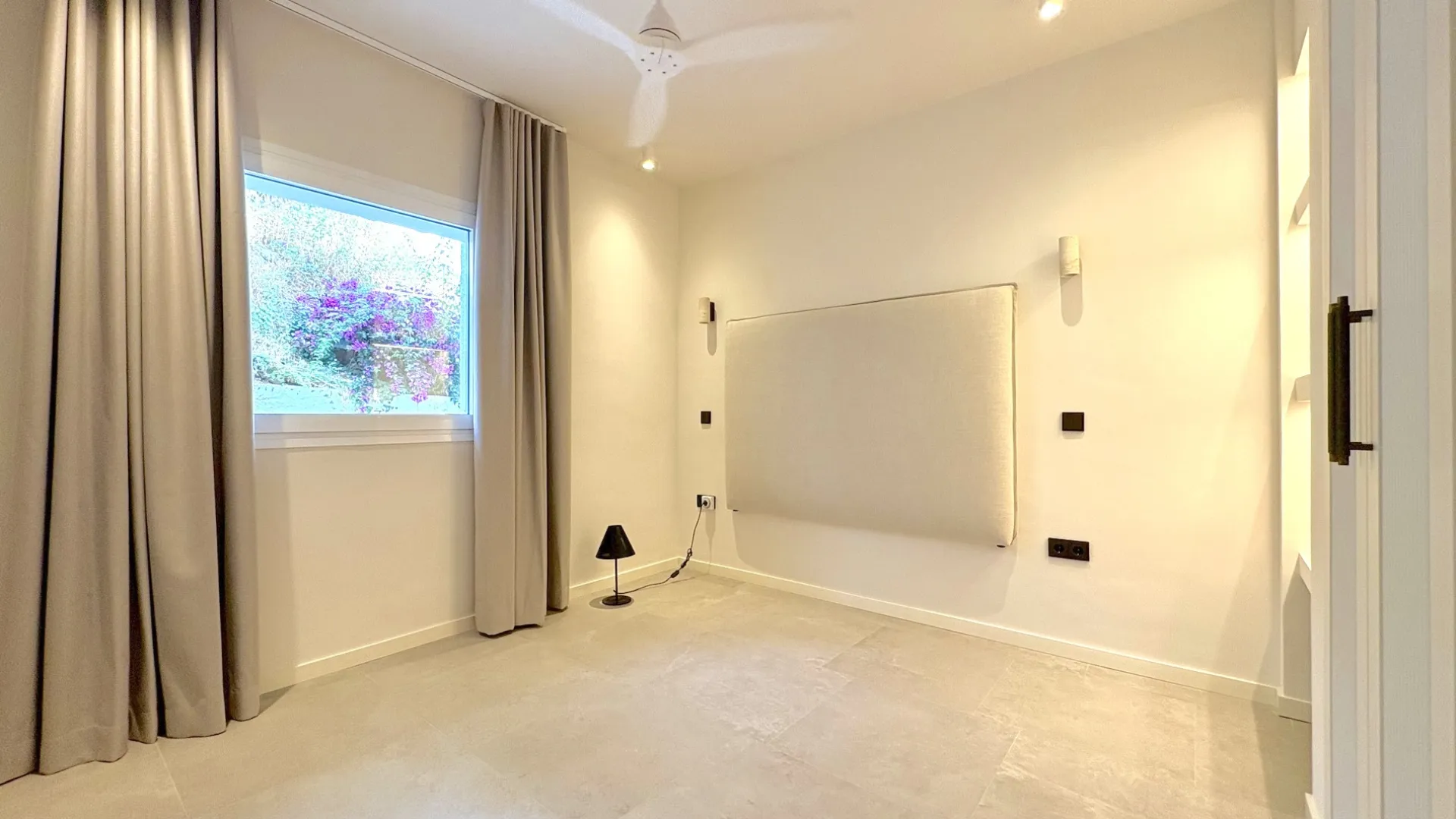 Buy 2 bedrooms apartment in Benalmadena Costa