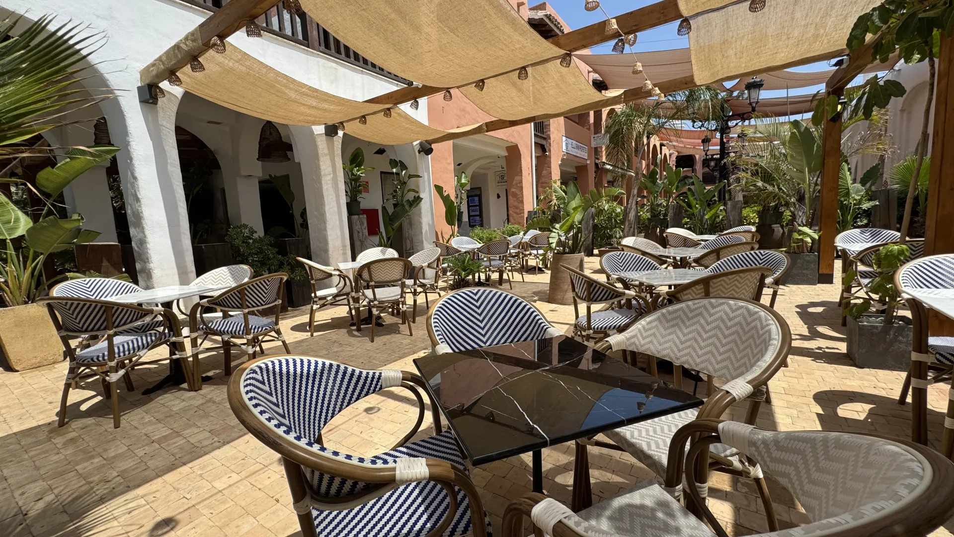 For sale Calahonda commercial premises
