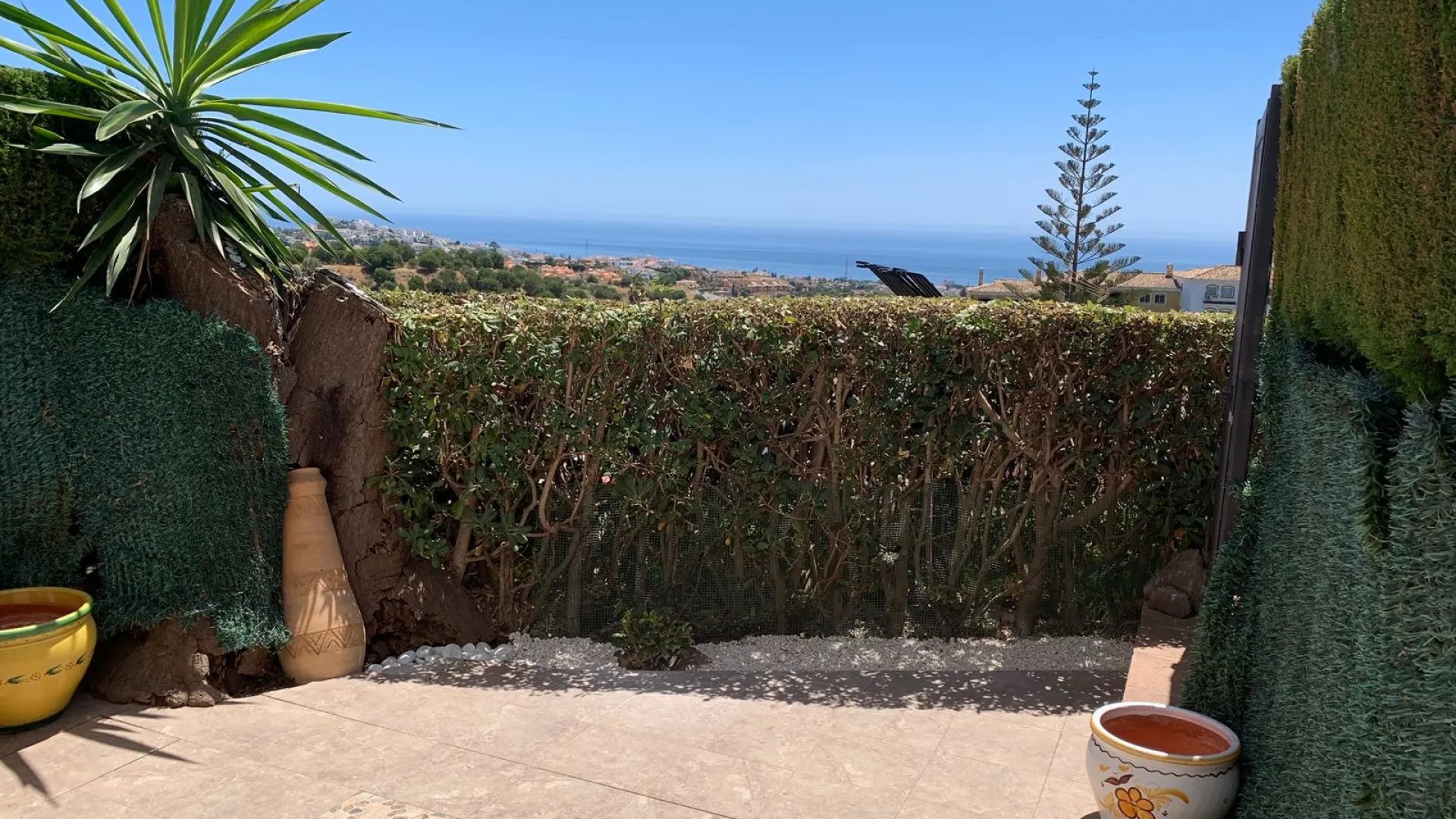 Ground floor apartment for sale in Sitio de Calahonda with 2 bedrooms