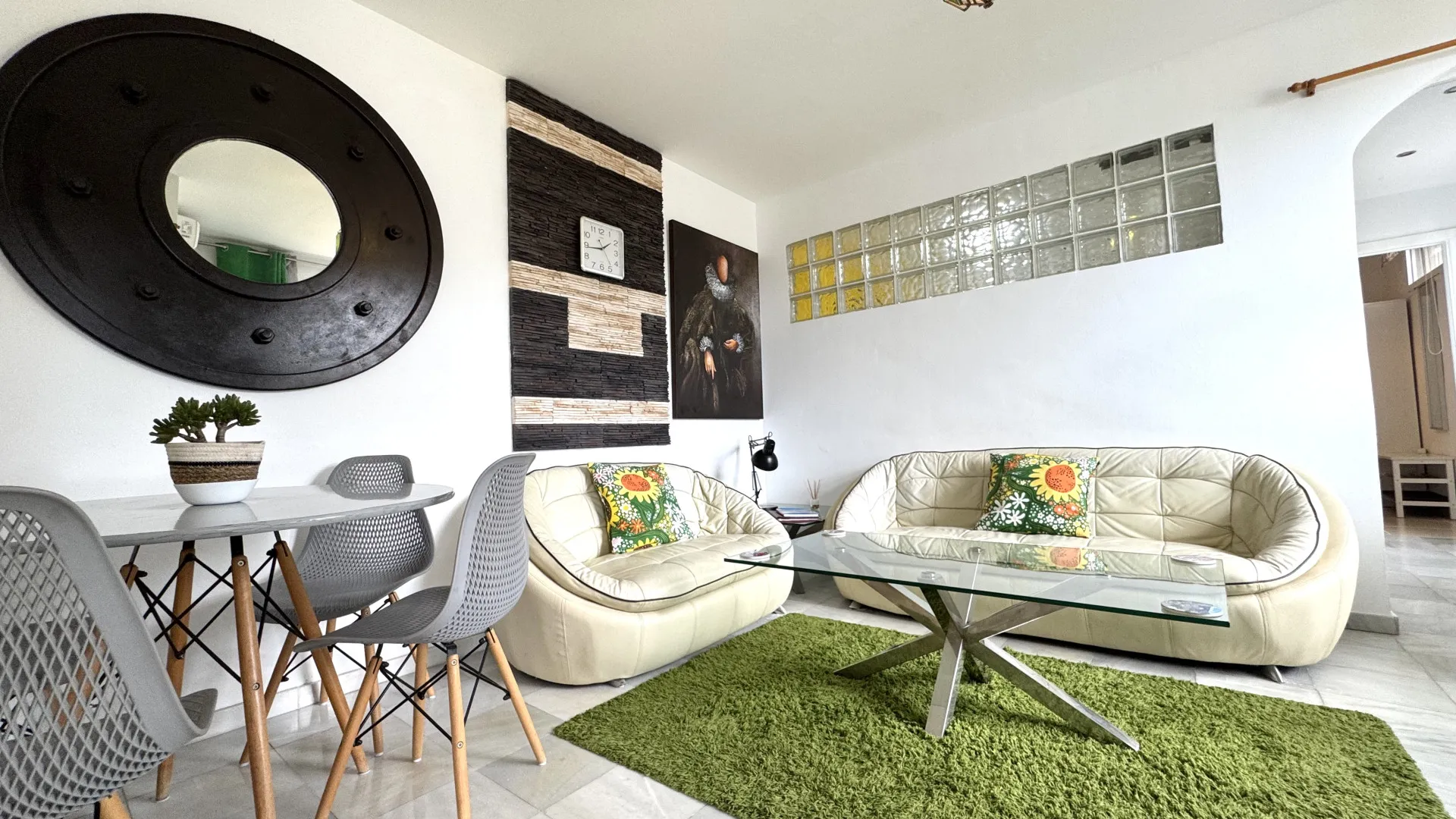 Ground floor apartment for sale in Sitio de Calahonda with 2 bedrooms