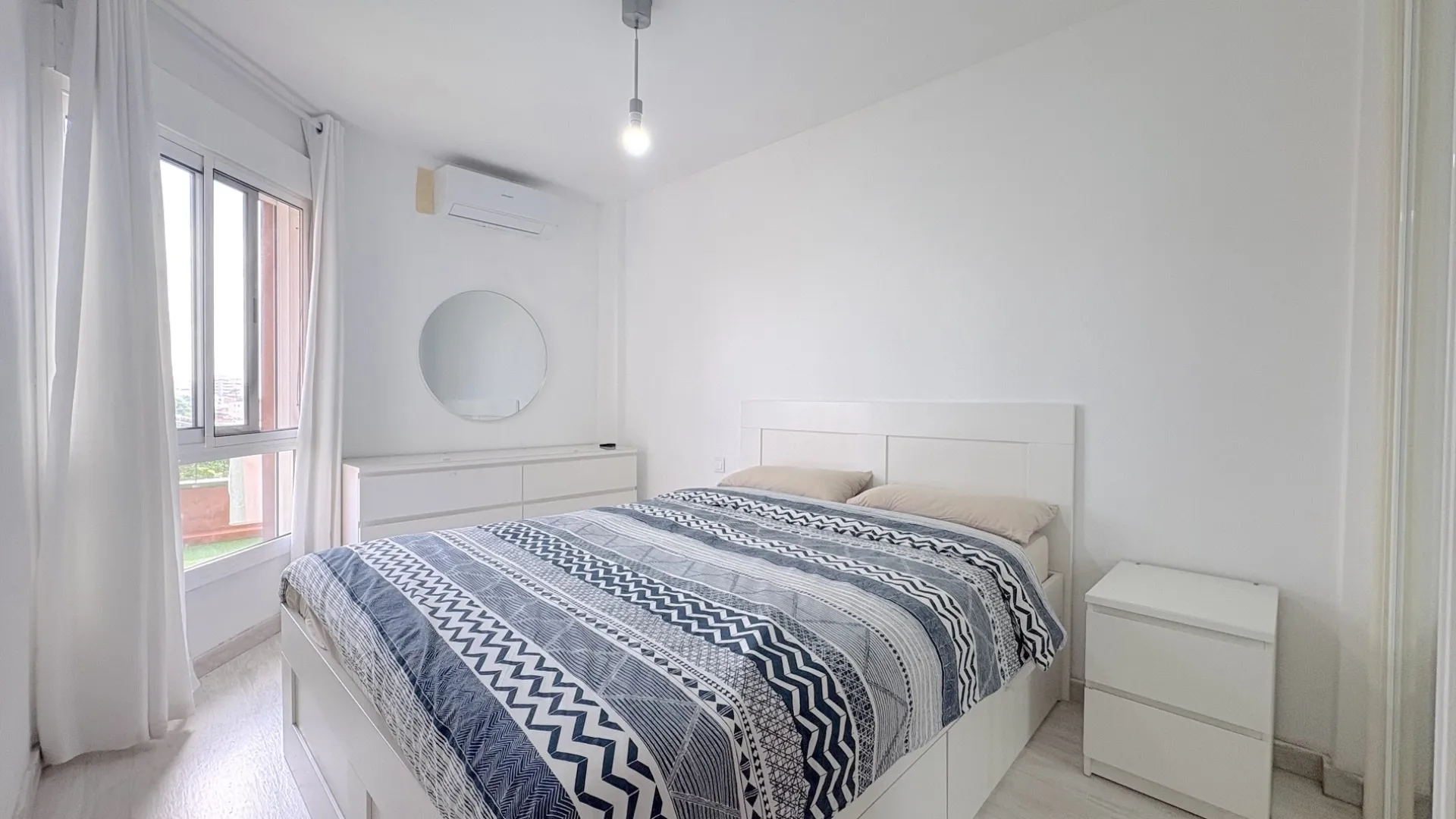 Buy apartment with 2 bedrooms in Benalmadena Costa