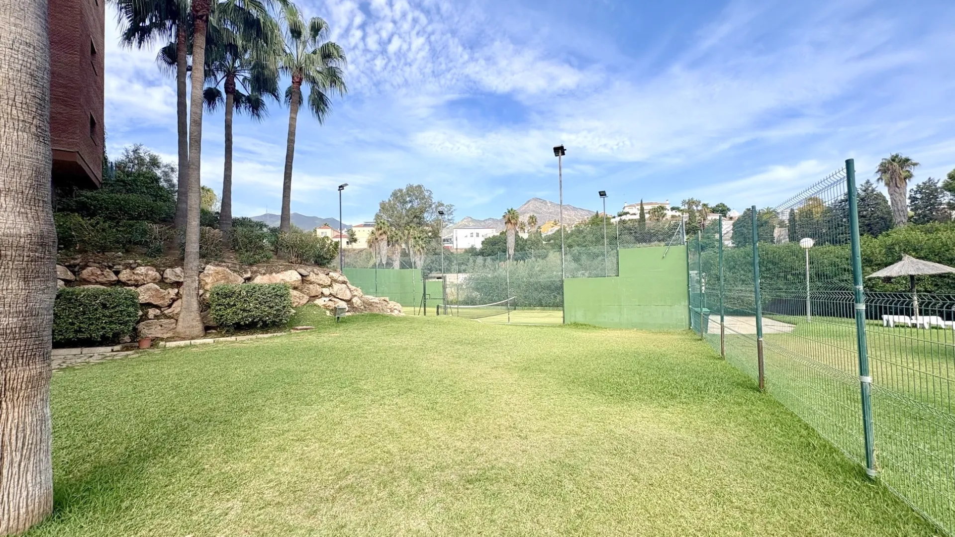 Buy apartment with 2 bedrooms in Benalmadena Costa