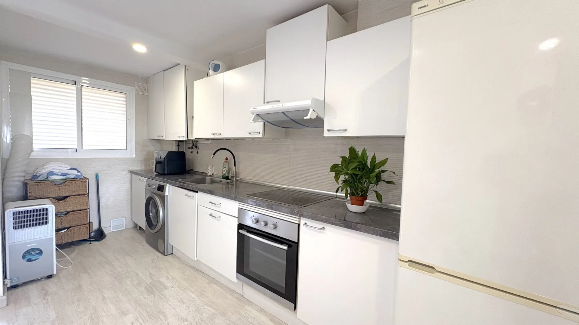 Buy apartment with 2 bedrooms in Benalmadena Costa