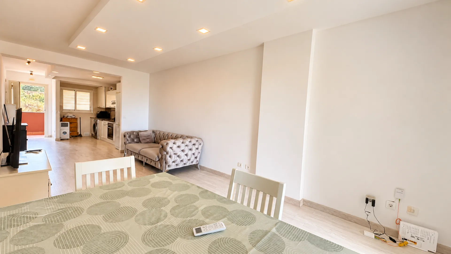 Buy apartment with 2 bedrooms in Benalmadena Costa