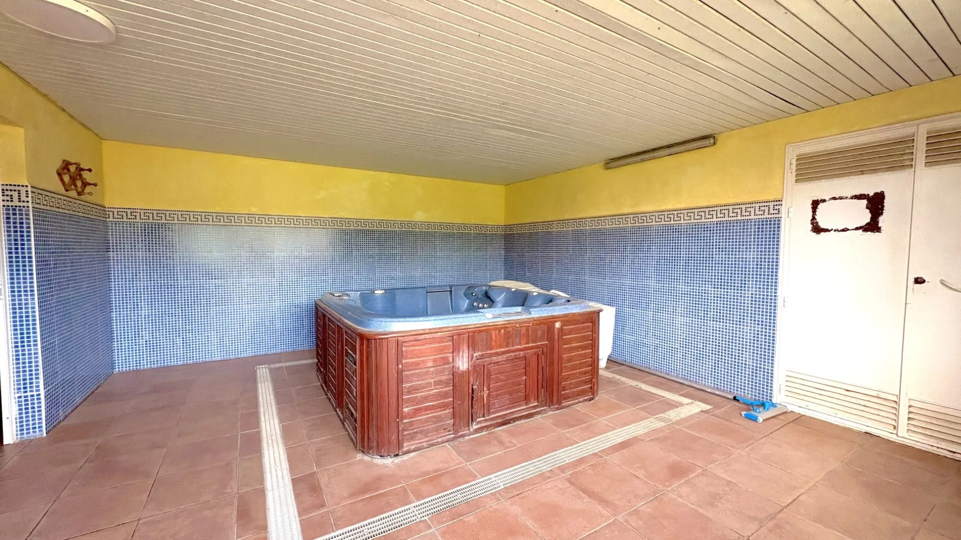Buy apartment with 2 bedrooms in Benalmadena Costa