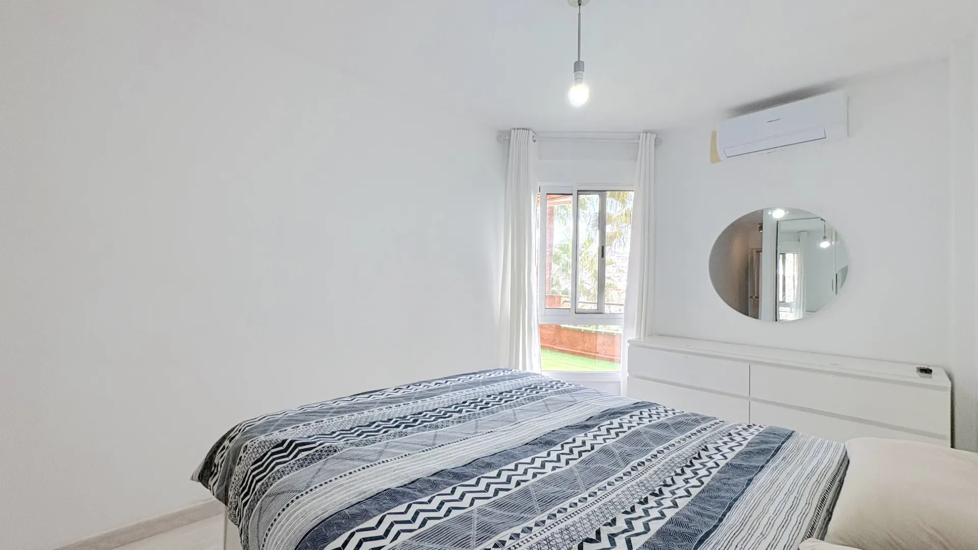Buy apartment with 2 bedrooms in Benalmadena Costa