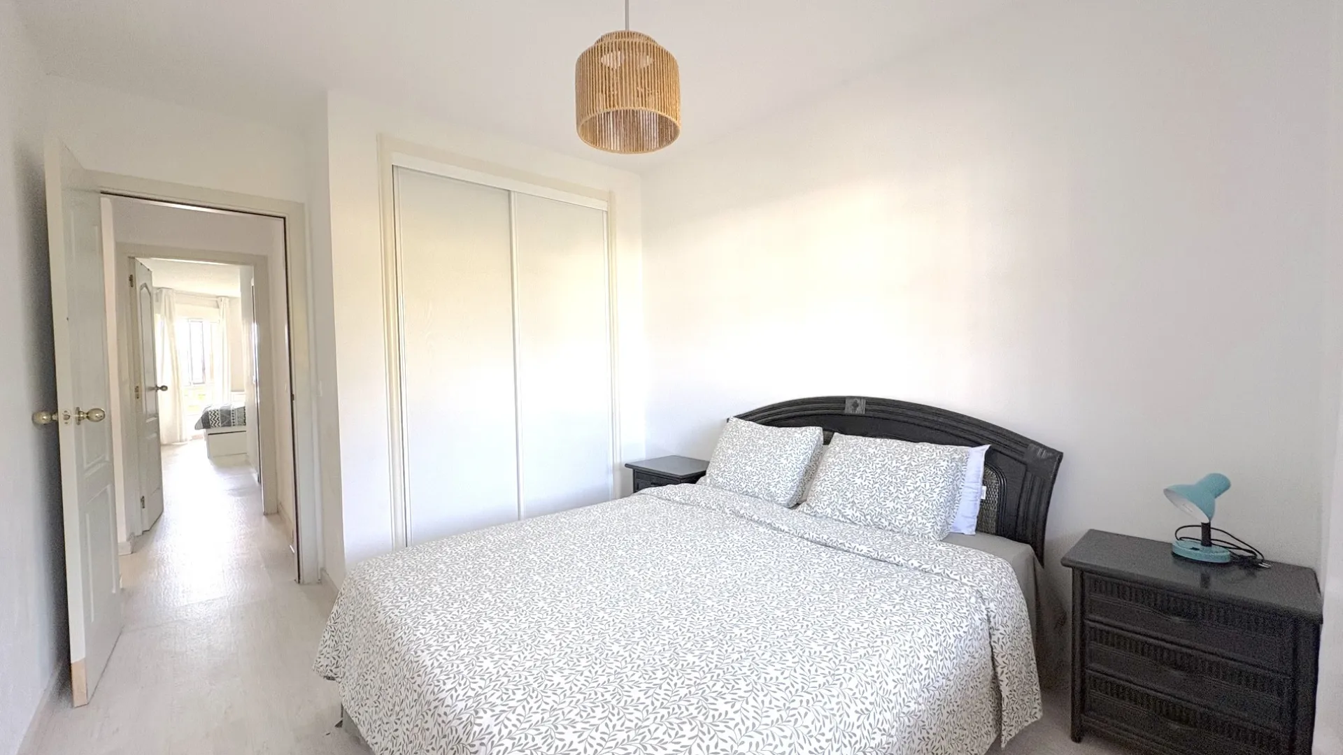 Buy apartment with 2 bedrooms in Benalmadena Costa
