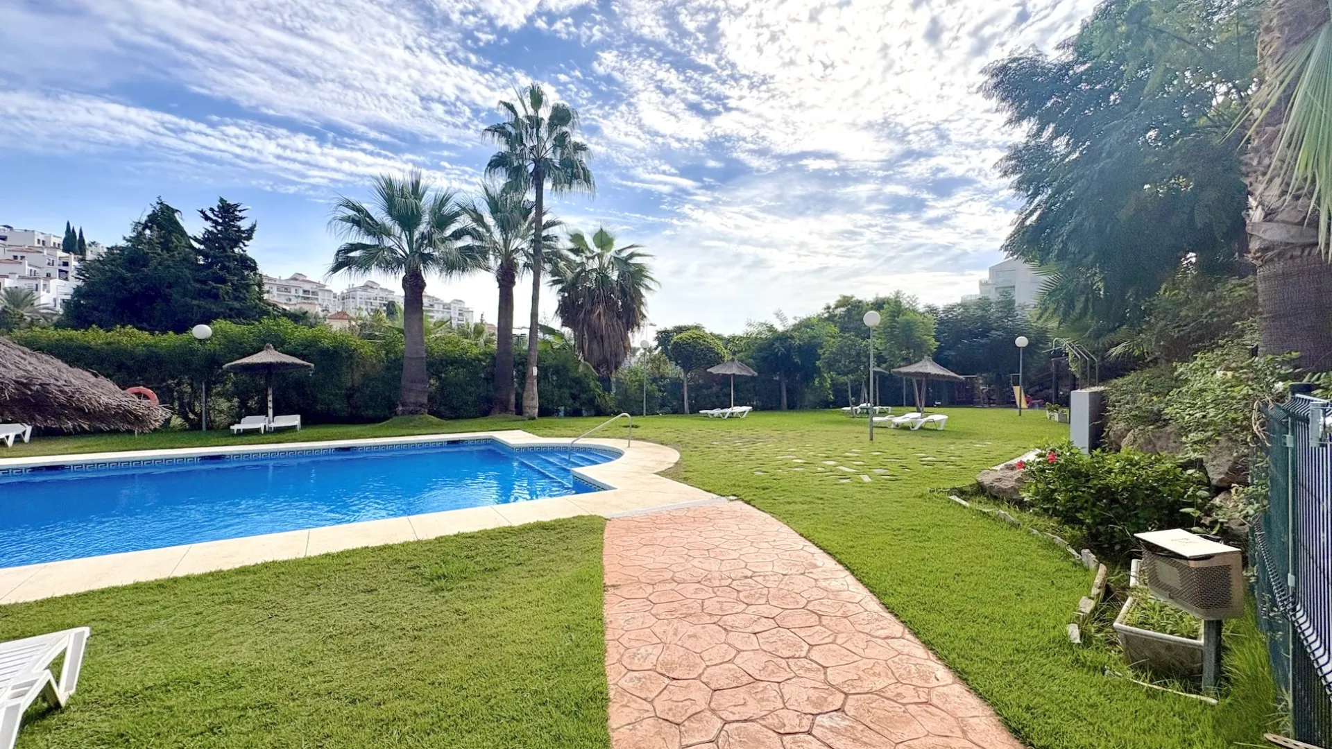 Buy apartment with 2 bedrooms in Benalmadena Costa