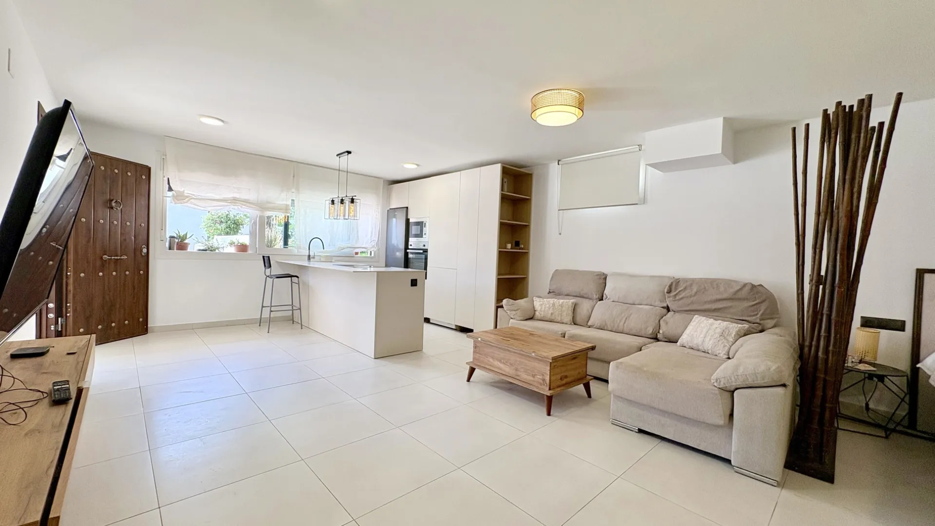 Buy house in El Faro de Calaburras with 7 bedrooms