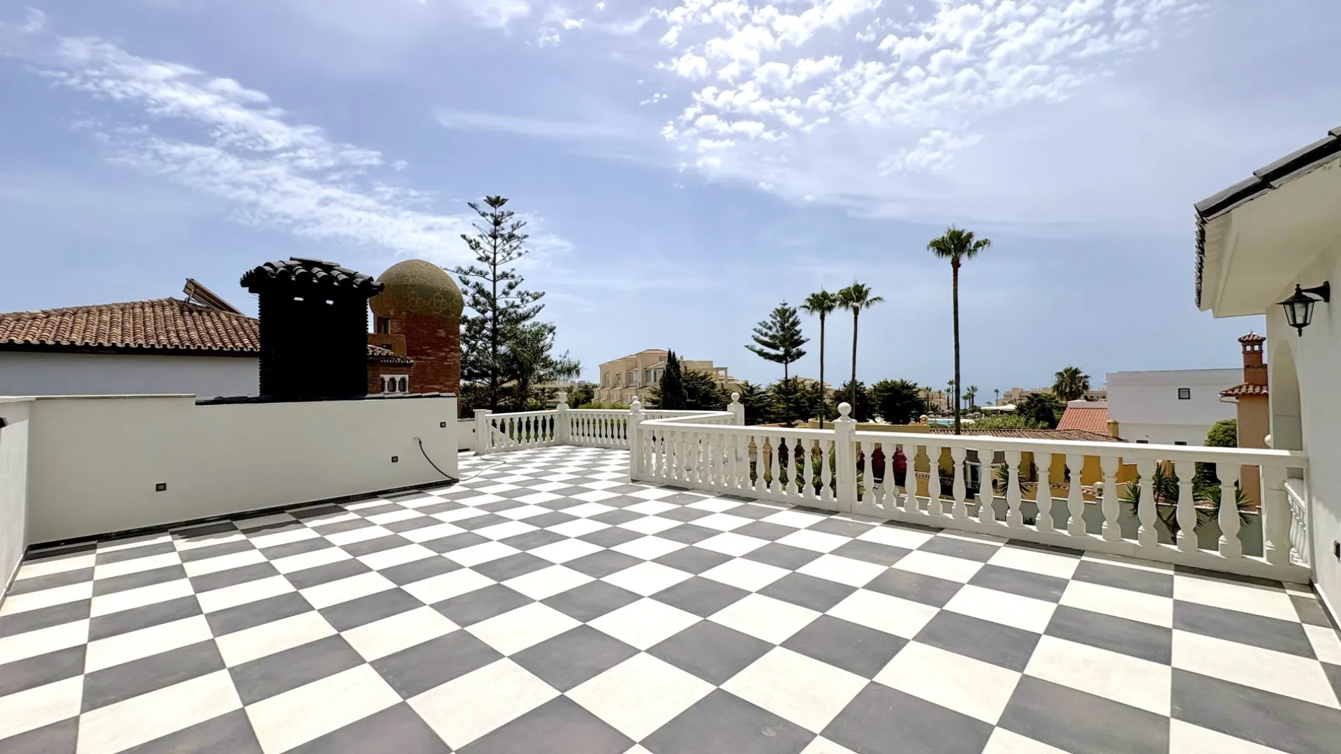 Buy house in El Faro de Calaburras with 7 bedrooms