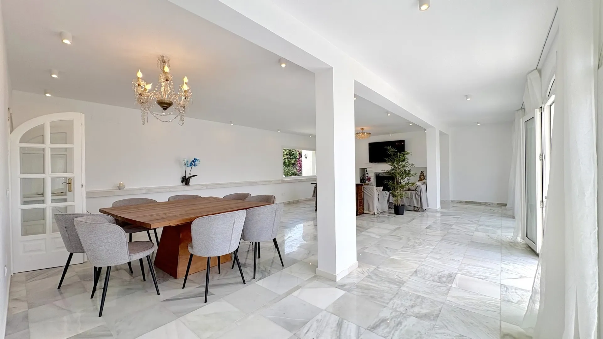 Buy house in El Faro de Calaburras with 7 bedrooms